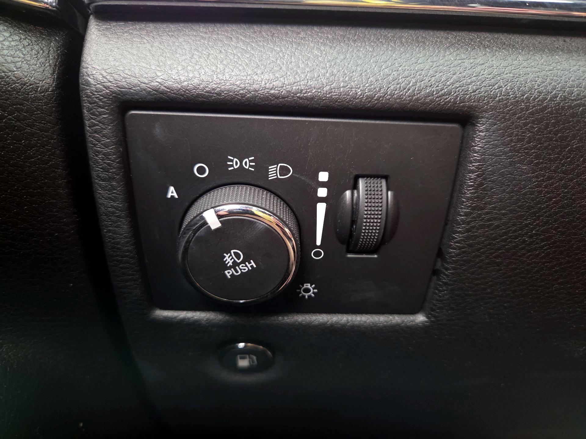 Thumbnail: 2014 Jeep Grand Cherokee - 13