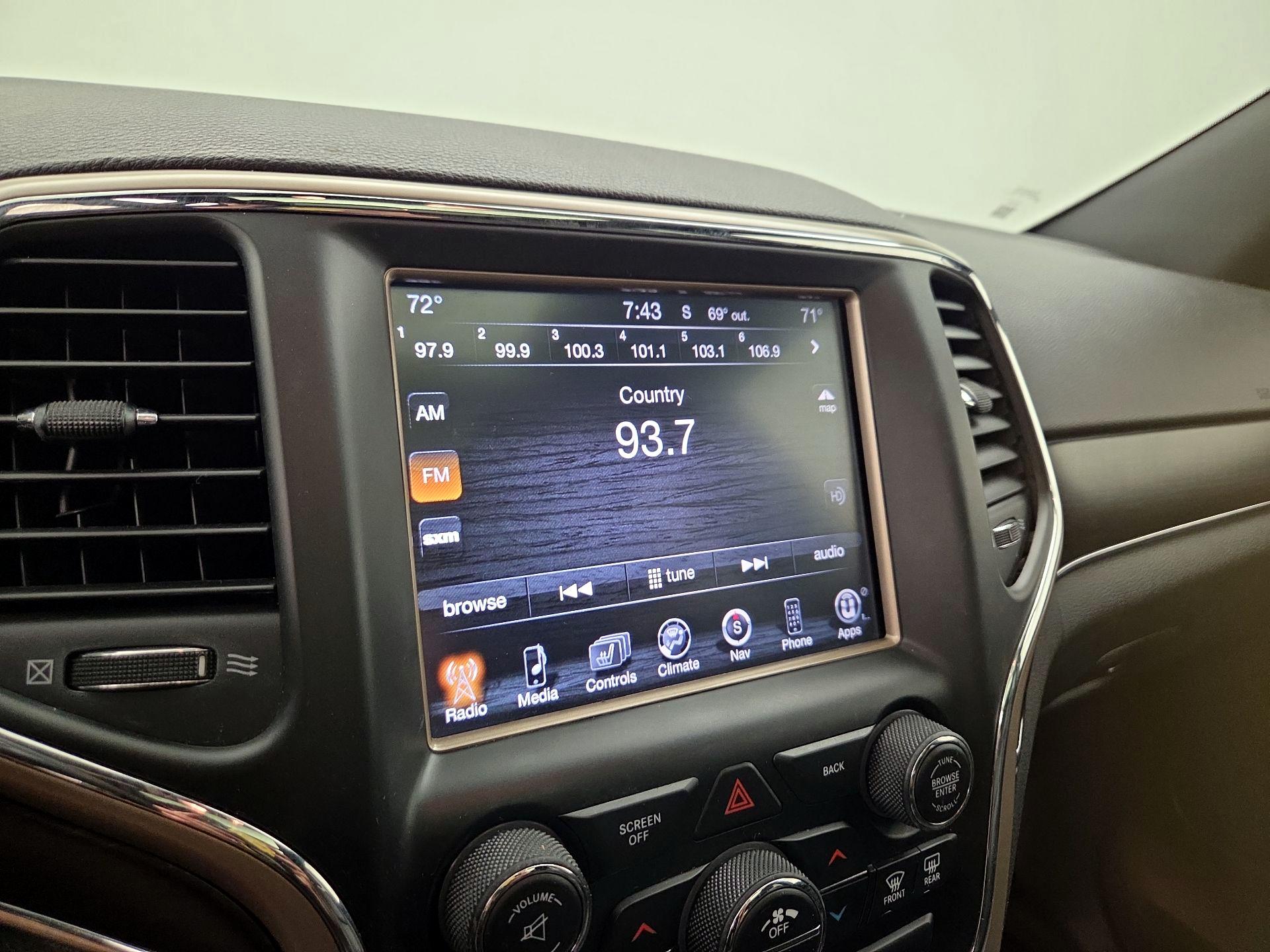 Thumbnail: 2014 Jeep Grand Cherokee - 16