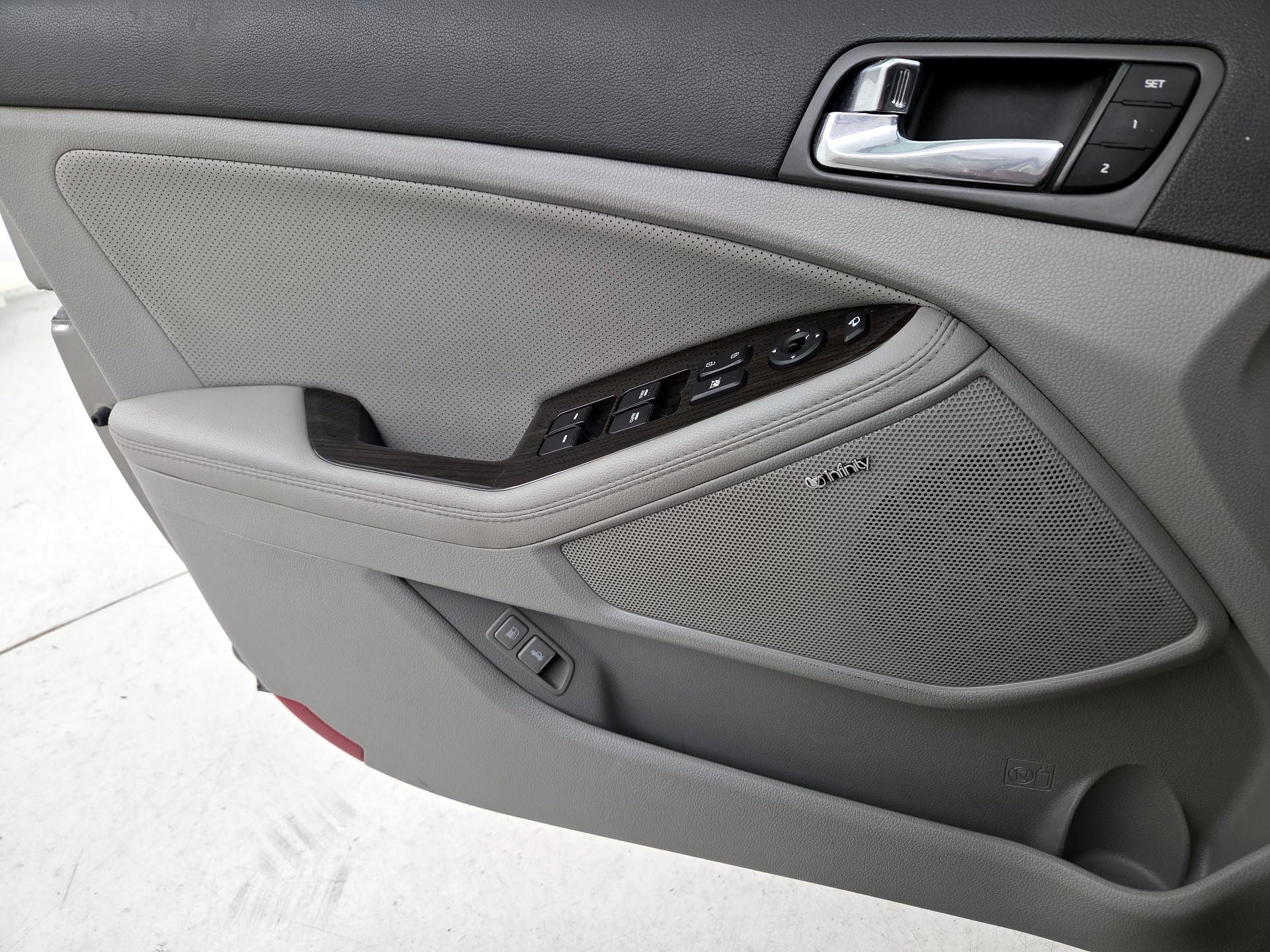 Thumbnail: 2015 Kia Optima - 12