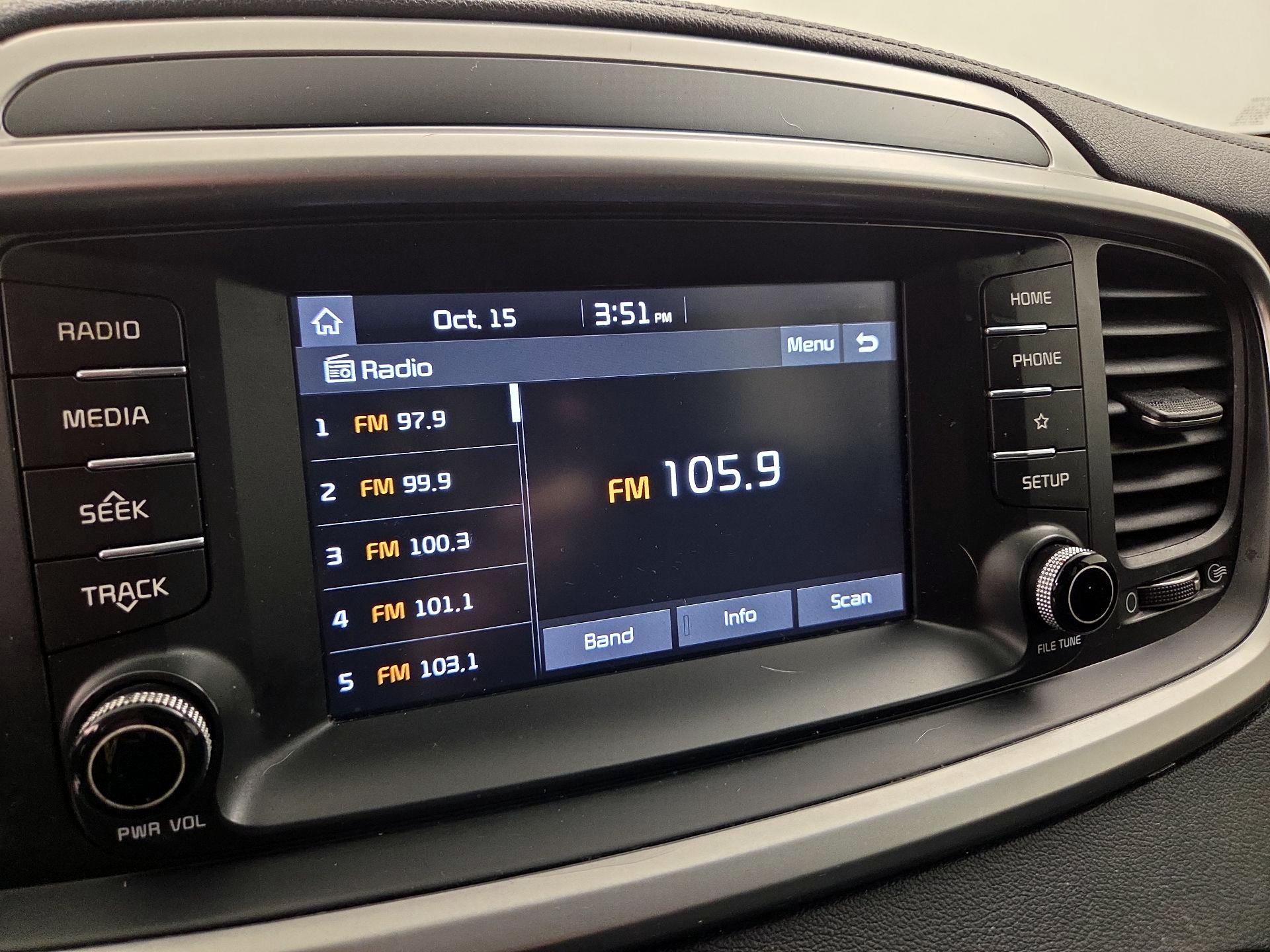 Thumbnail: 2019 Kia Sorento - 15