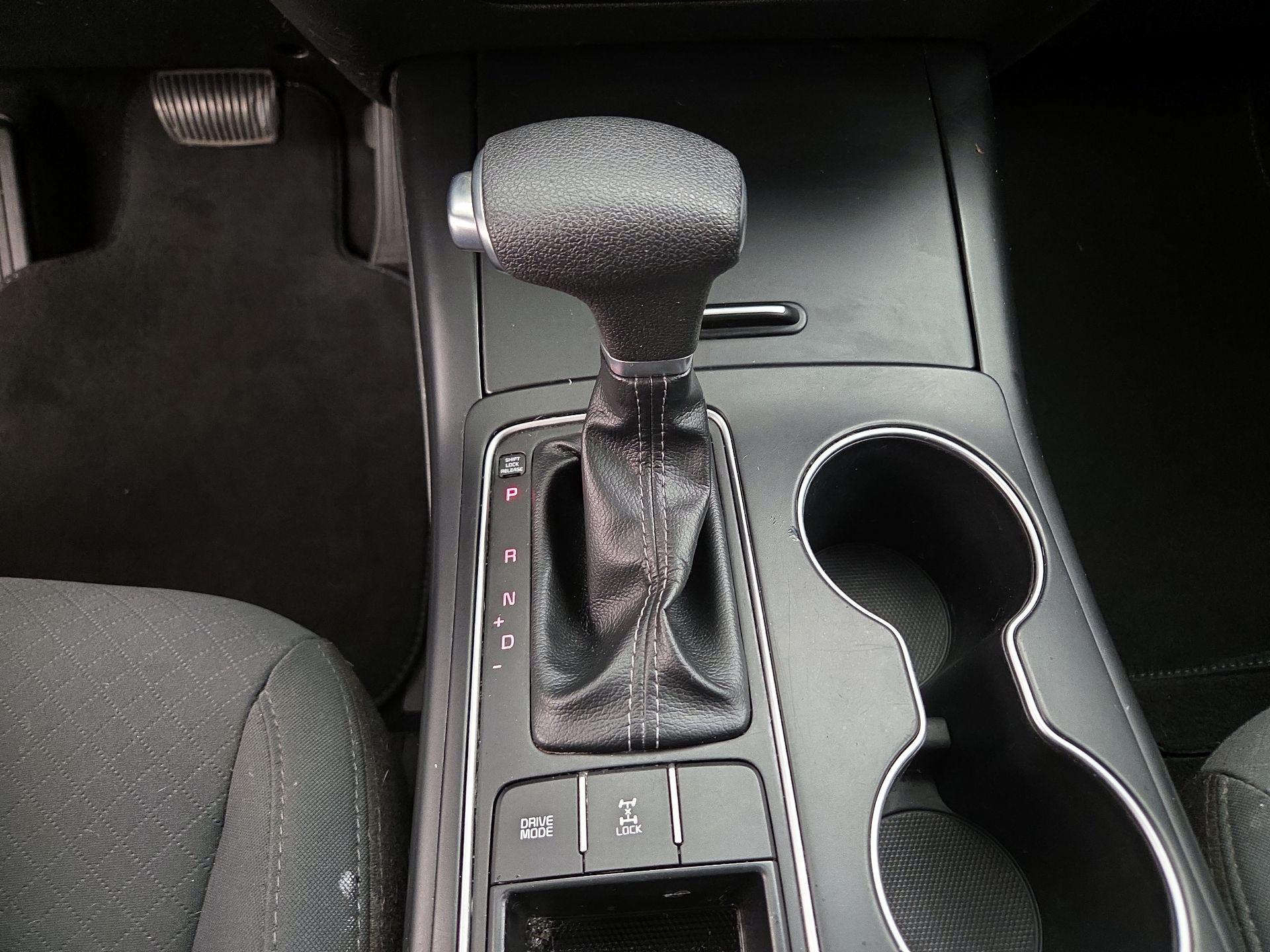 Thumbnail: 2019 Kia Sorento - 17