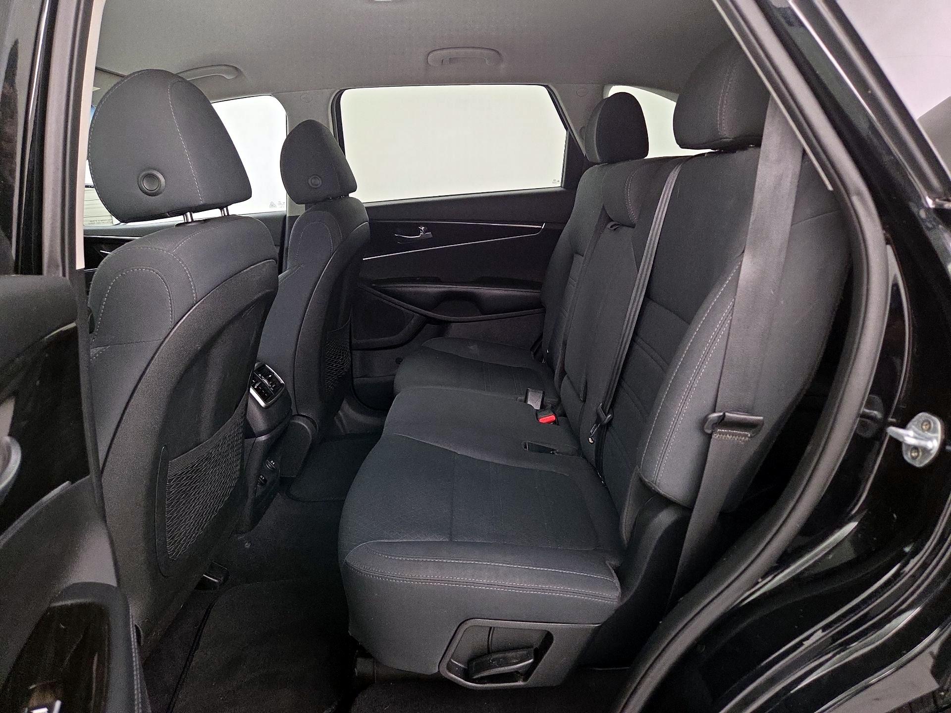 Thumbnail: 2019 Kia Sorento - 19