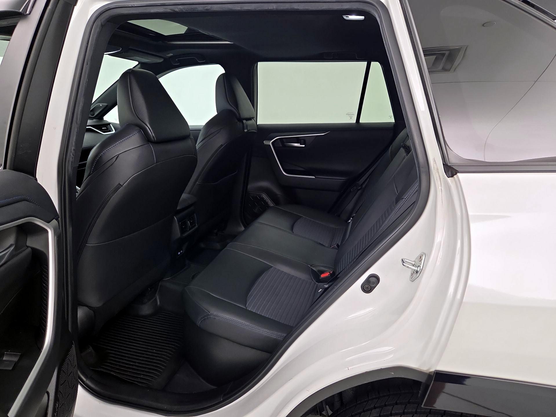 Thumbnail: 2023 Toyota RAV4 - 20