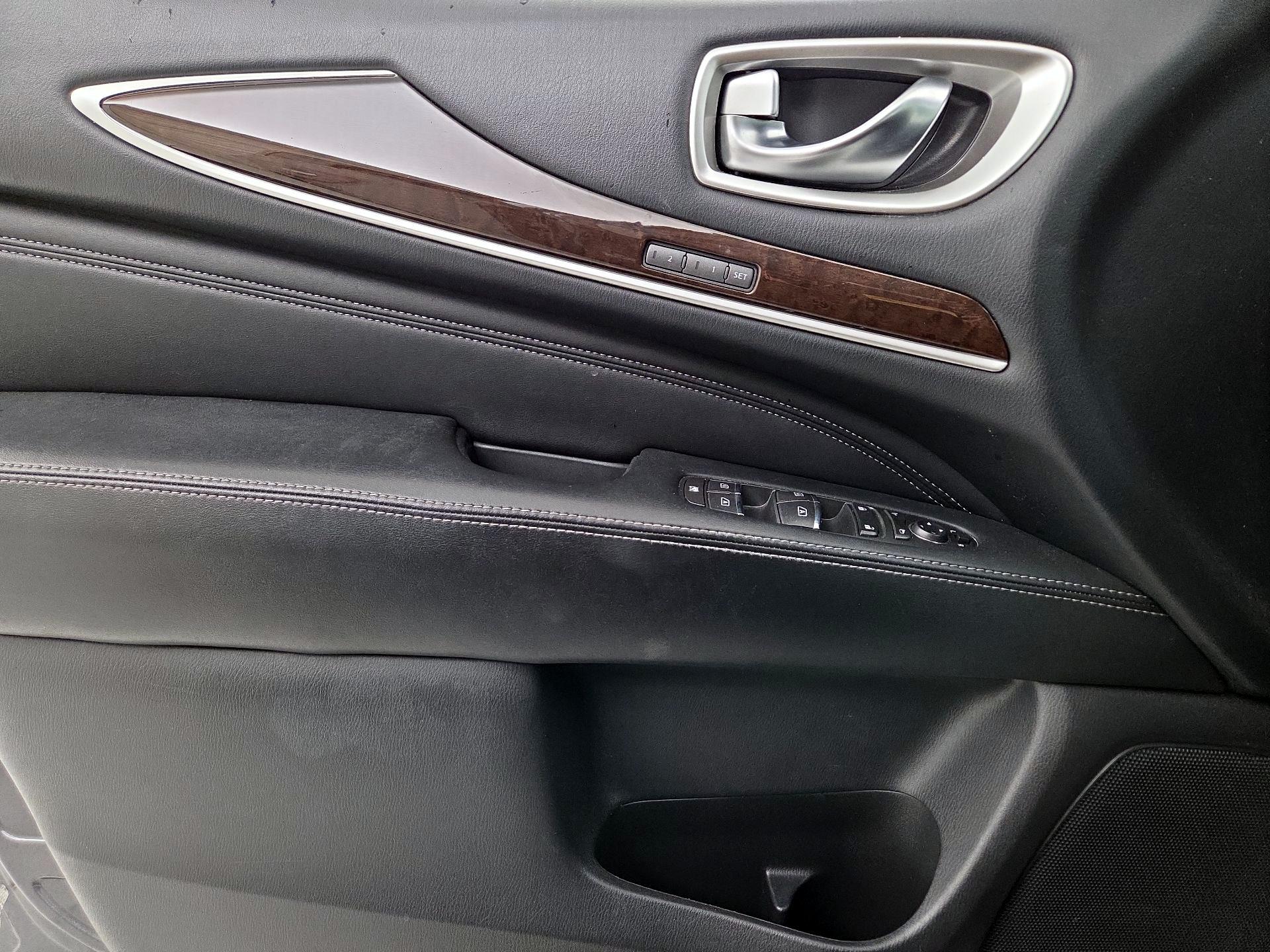 Thumbnail: 2017 INFINITI QX60 - 12