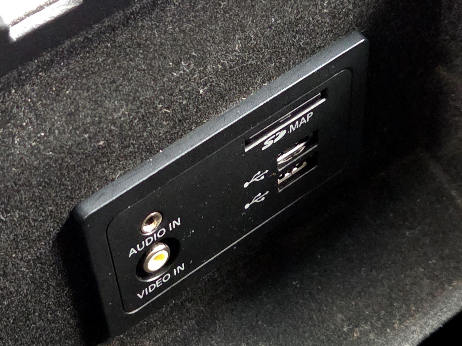 Thumbnail: 2017 INFINITI QX60 - 19