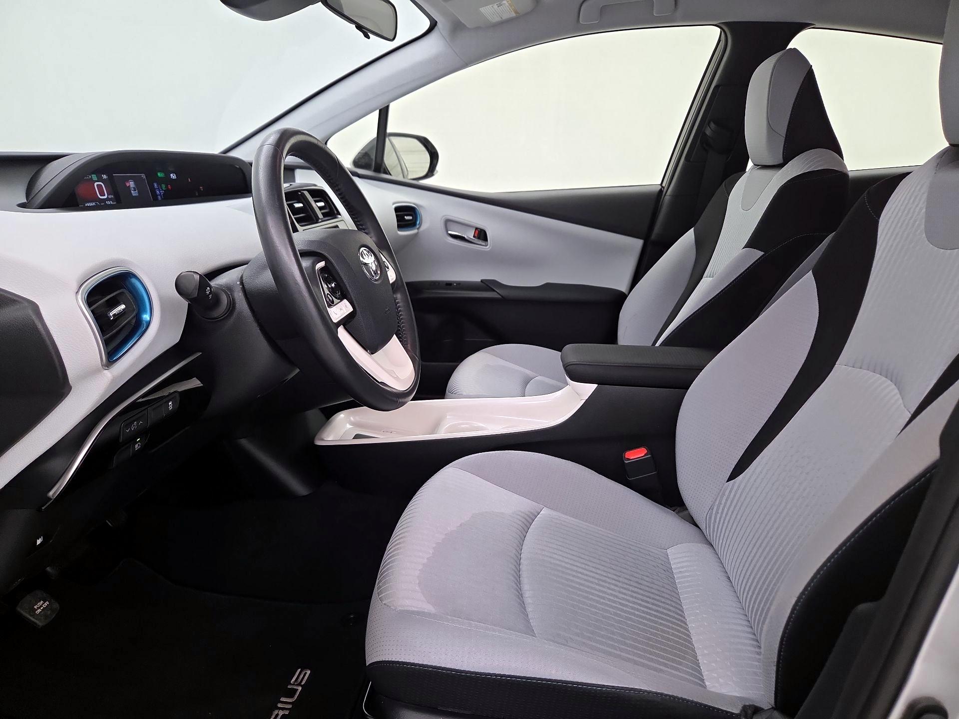 Thumbnail: 2017 Toyota Prius - 11