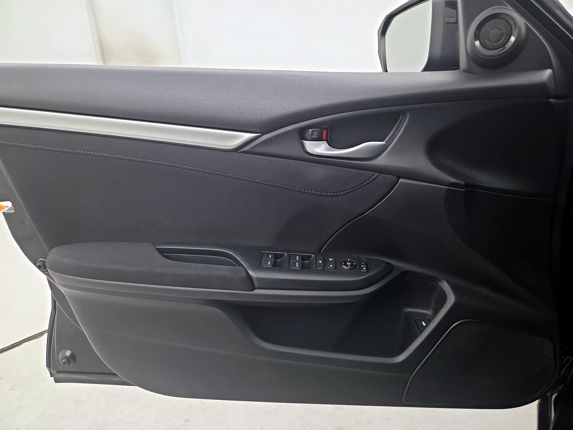 Thumbnail: 2017 Honda Civic - 12