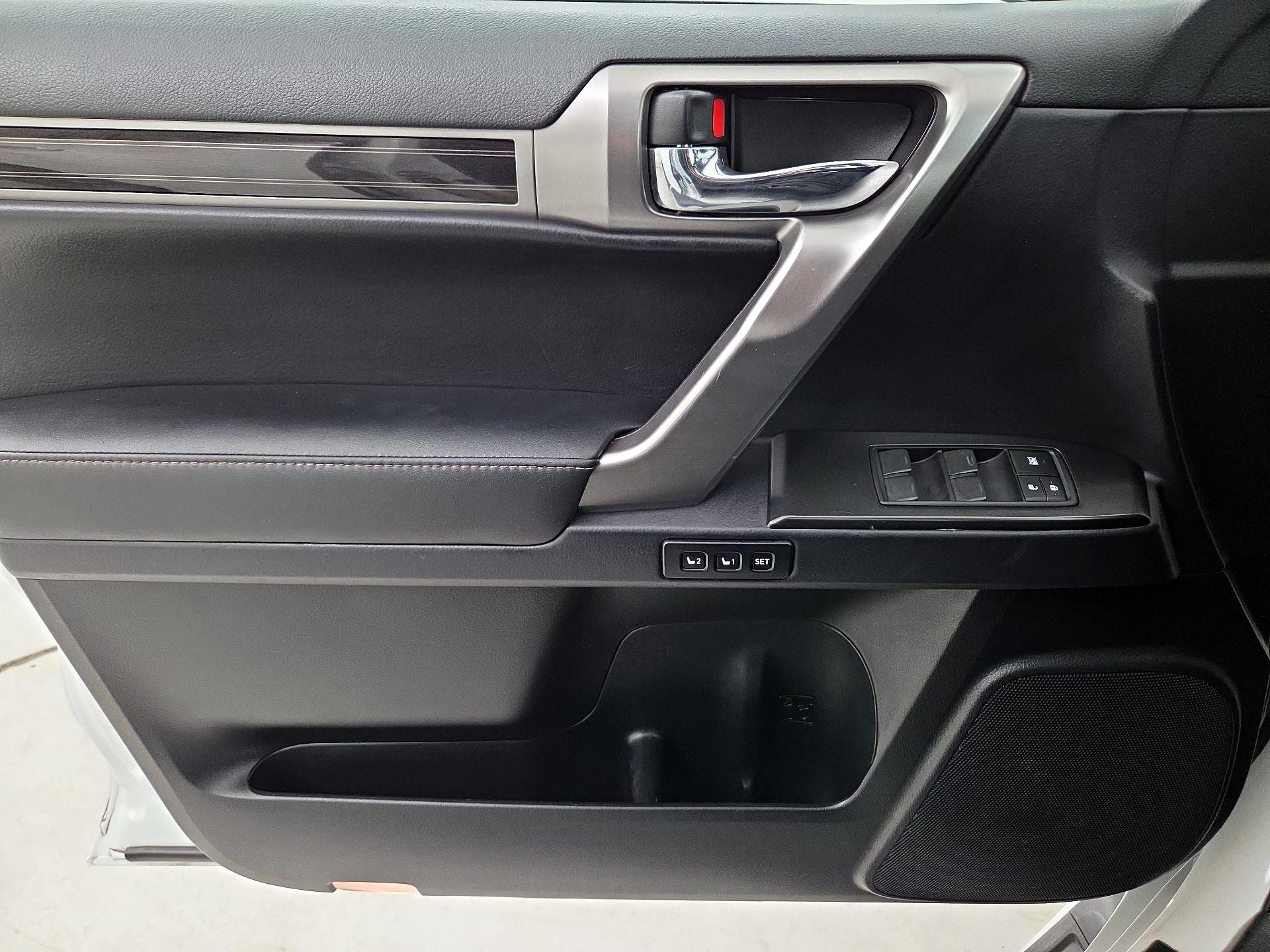 Thumbnail: 2023 Lexus GX - 12