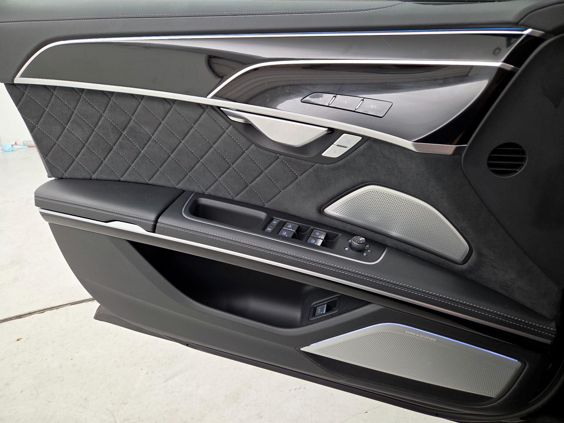 Thumbnail: 2024 Audi S8 - 12