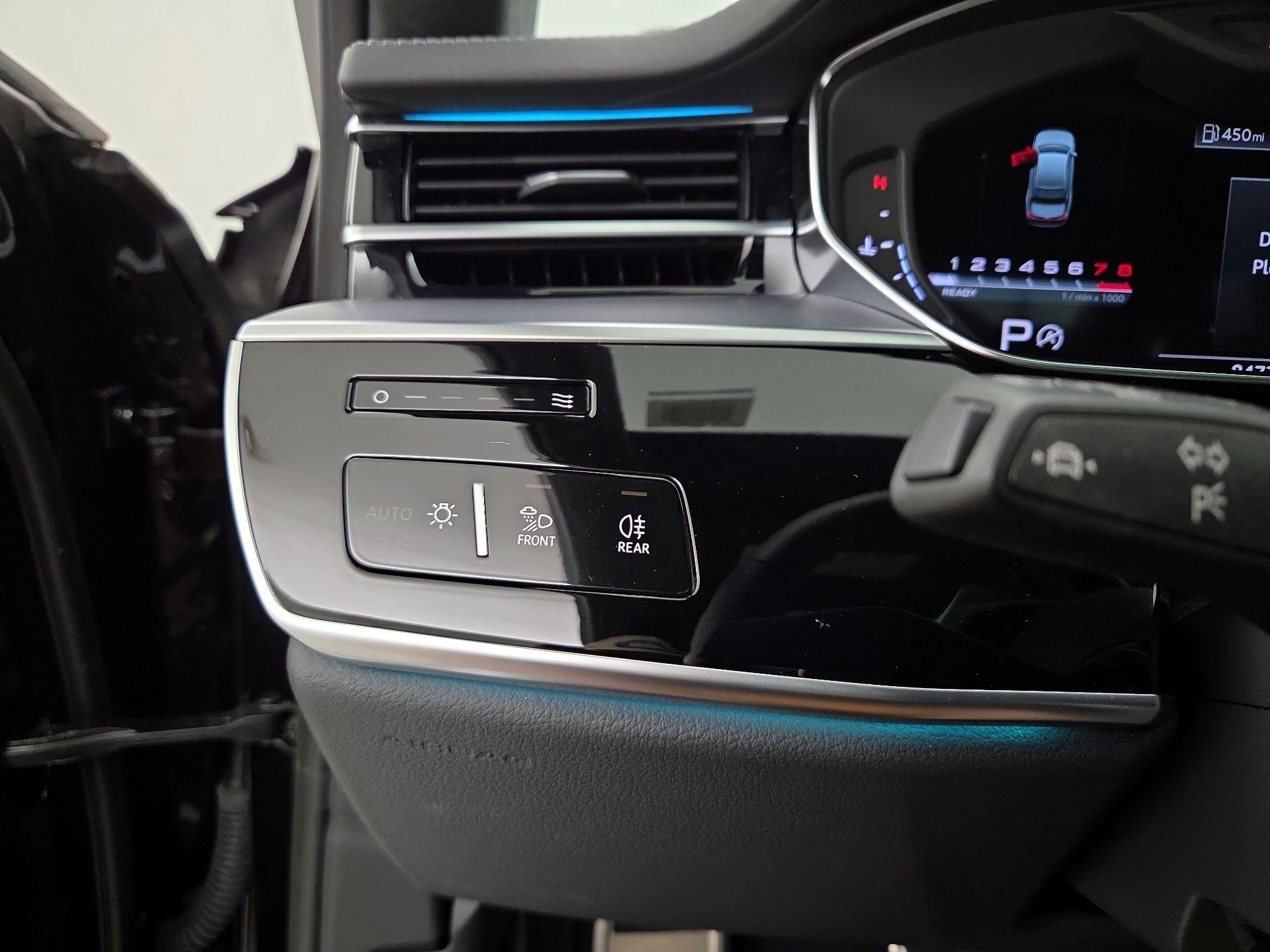 Thumbnail: 2024 Audi S8 - 13