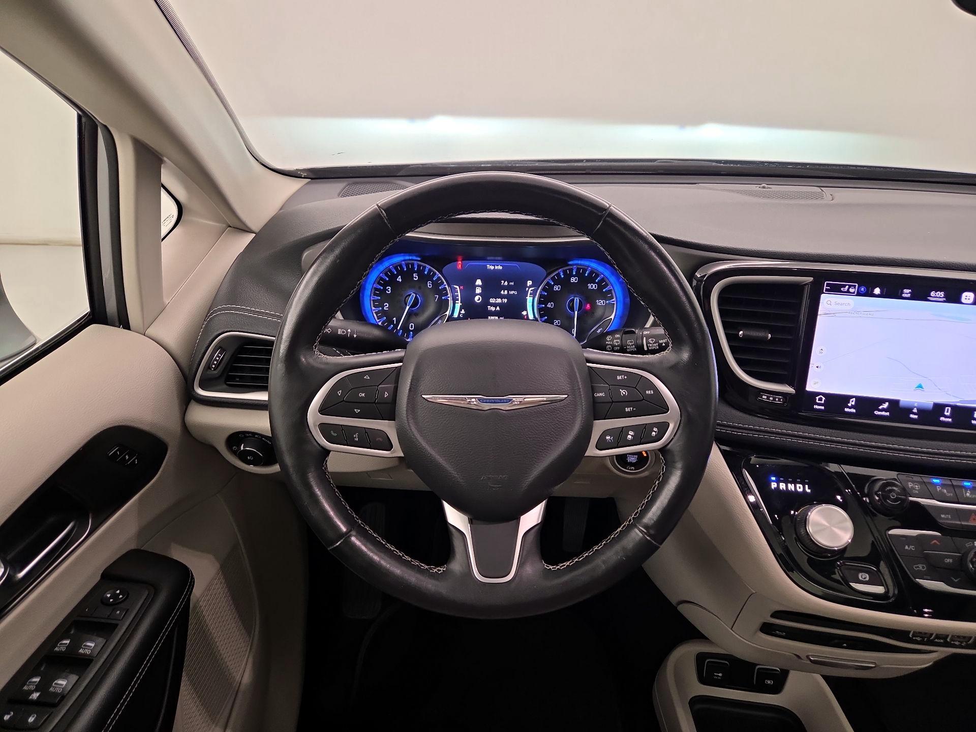 Thumbnail: 2021 Chrysler Pacifica - 10