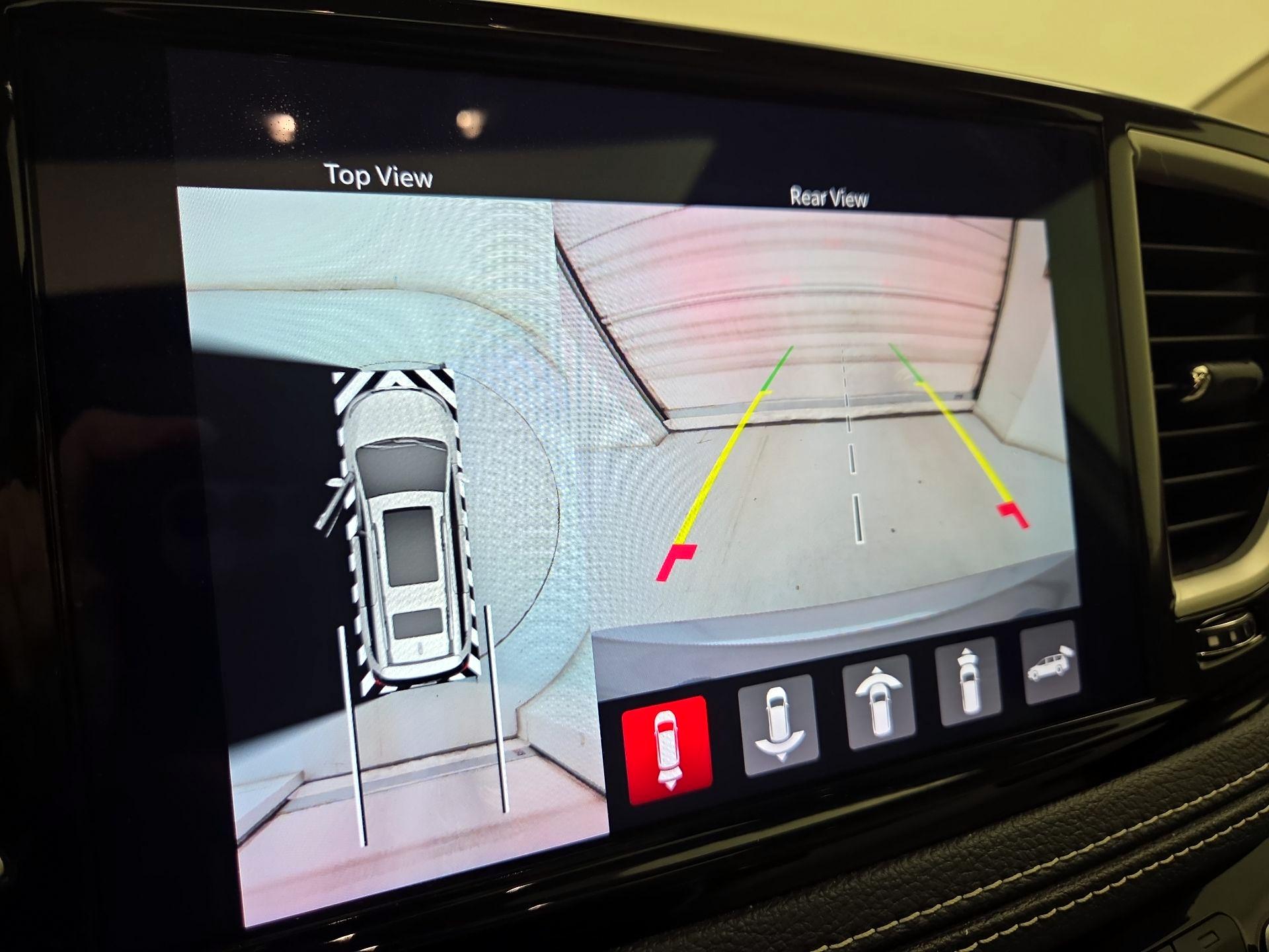 Thumbnail: 2021 Chrysler Pacifica - 15