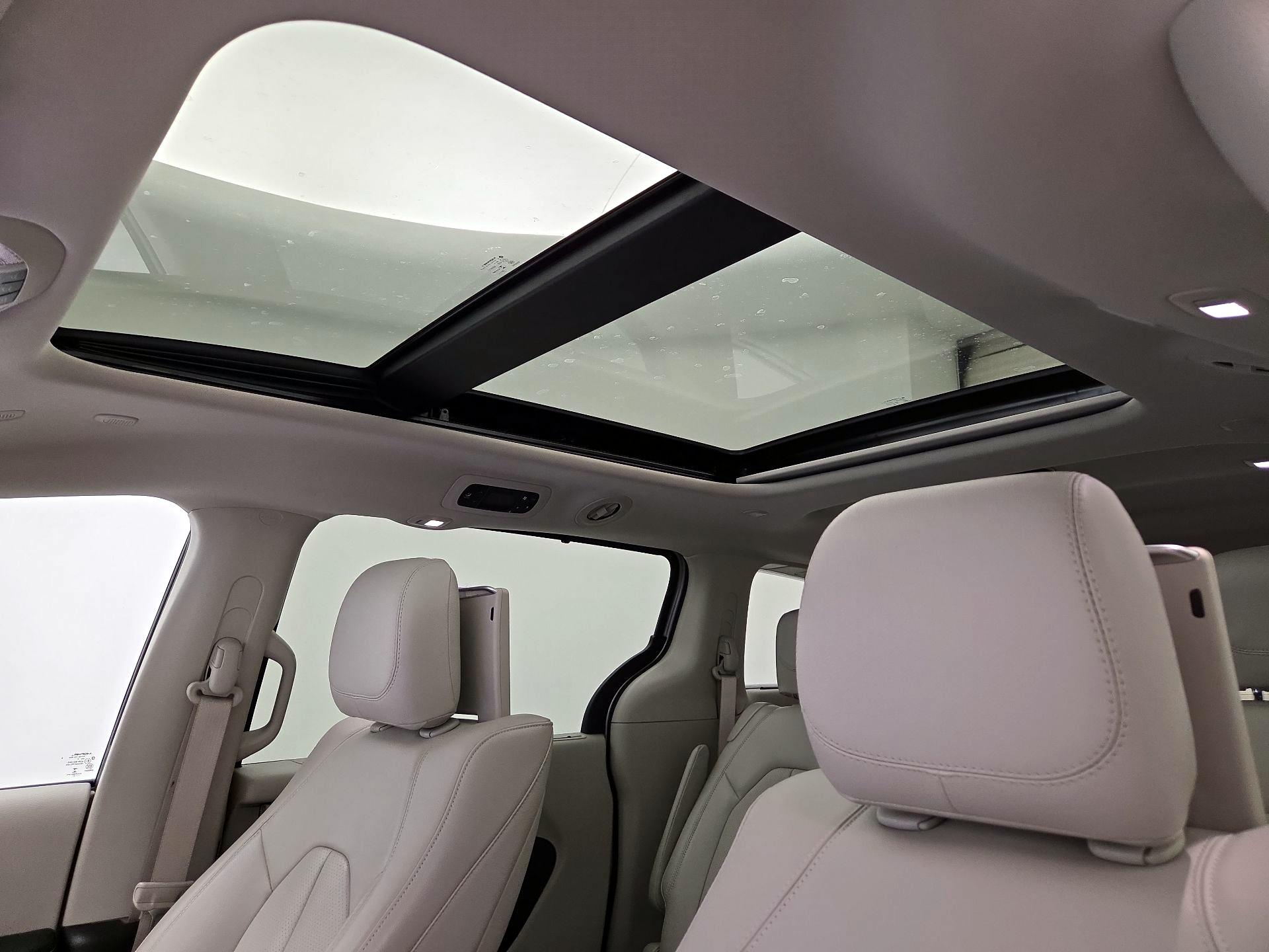 Thumbnail: 2021 Chrysler Pacifica - 20