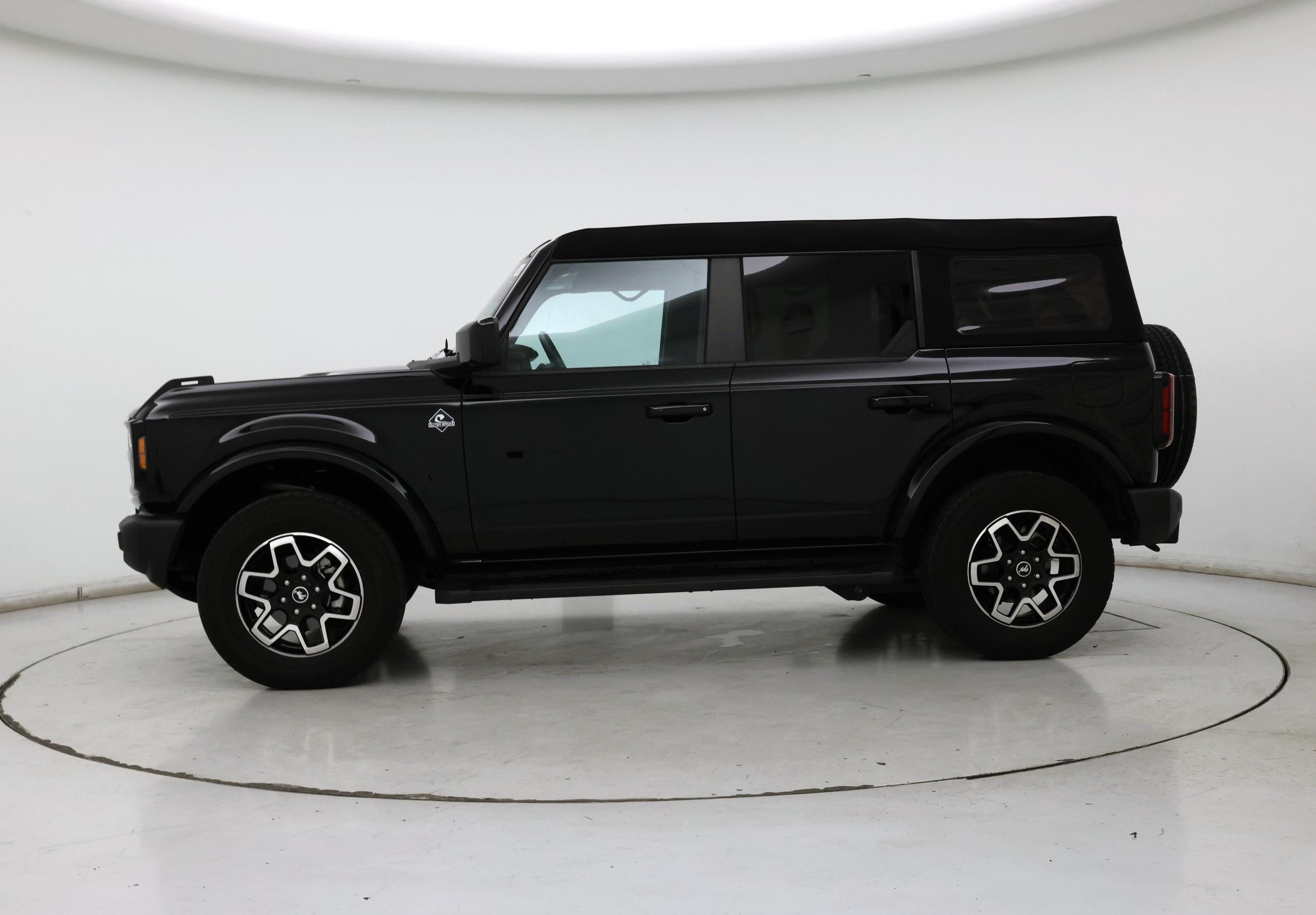 Thumbnail: 2023 Ford Bronco - 3