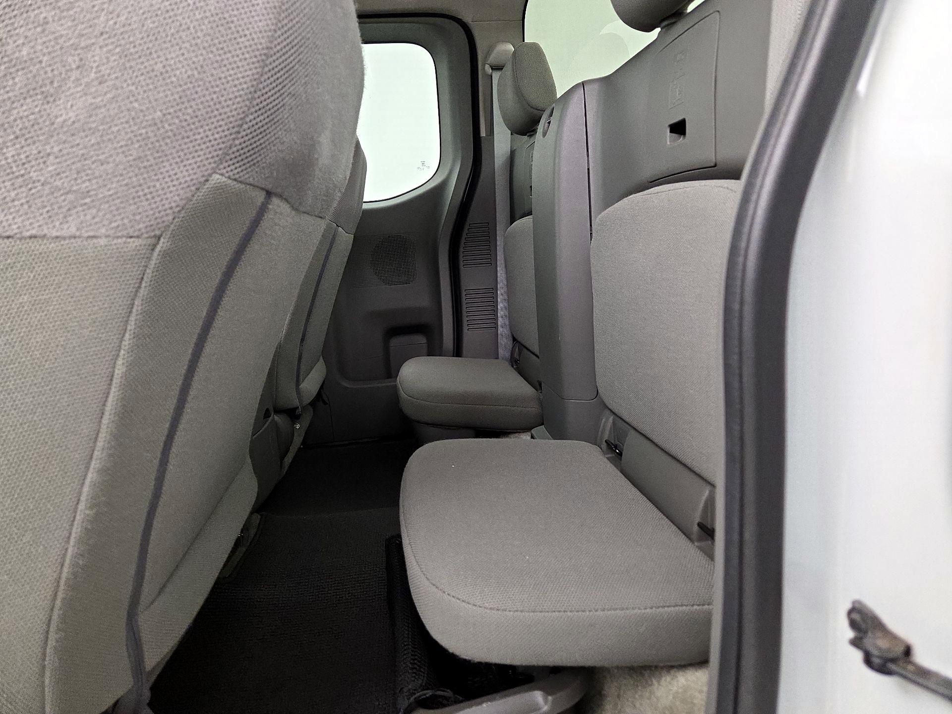 Thumbnail: 2016 Nissan Frontier - 18