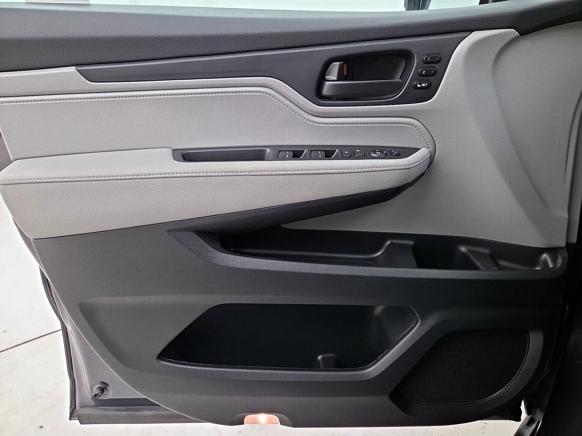 Thumbnail: 2020 Honda Odyssey - 12