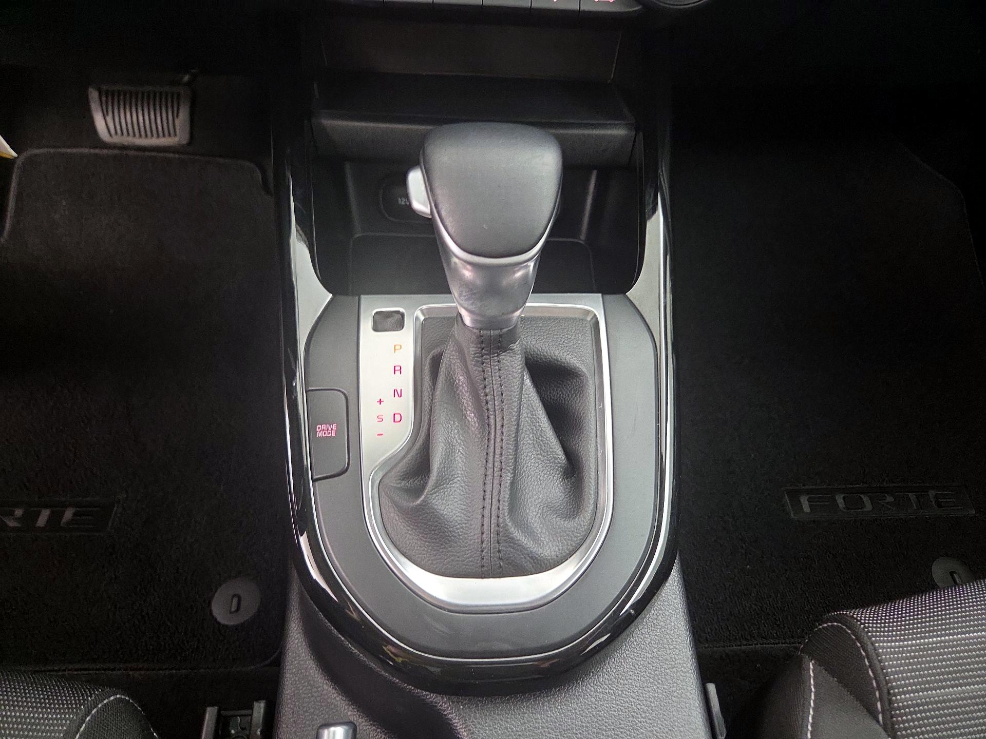 Thumbnail: 2019 Kia Forte - 17
