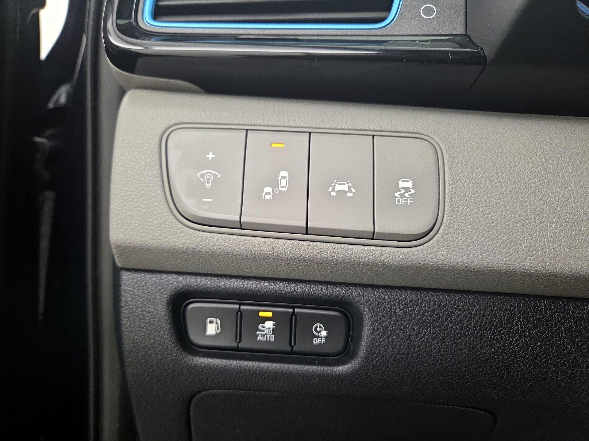 Thumbnail: 2018 Kia Niro - 13