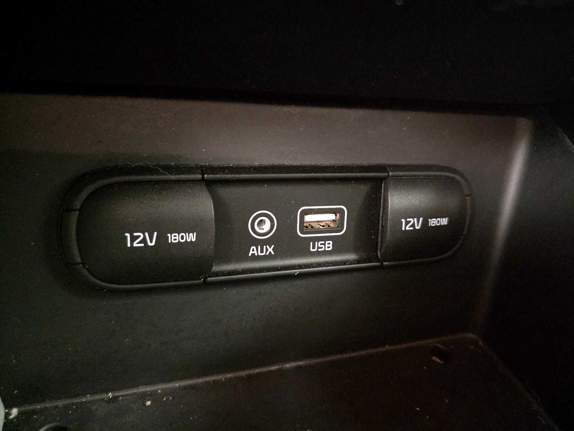 Thumbnail: 2018 Kia Niro - 18