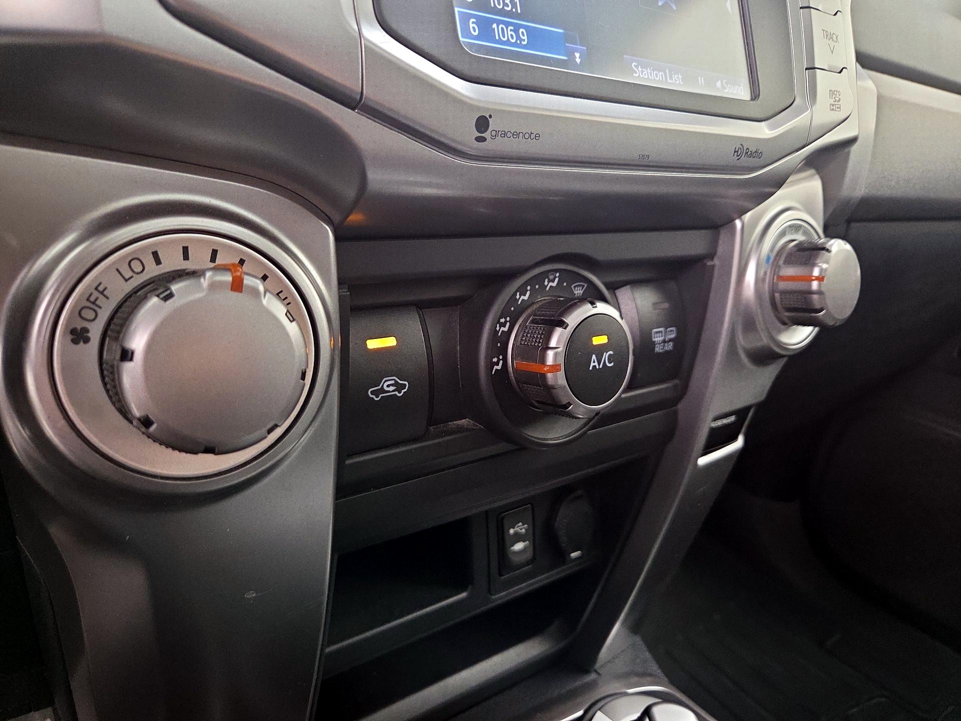 Thumbnail: 2015 Toyota 4Runner - 16