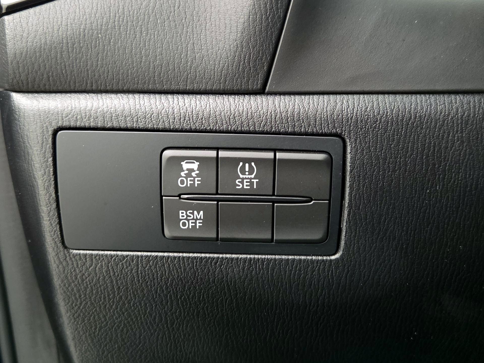 Thumbnail: 2016 Mazda Mazda3 - 13