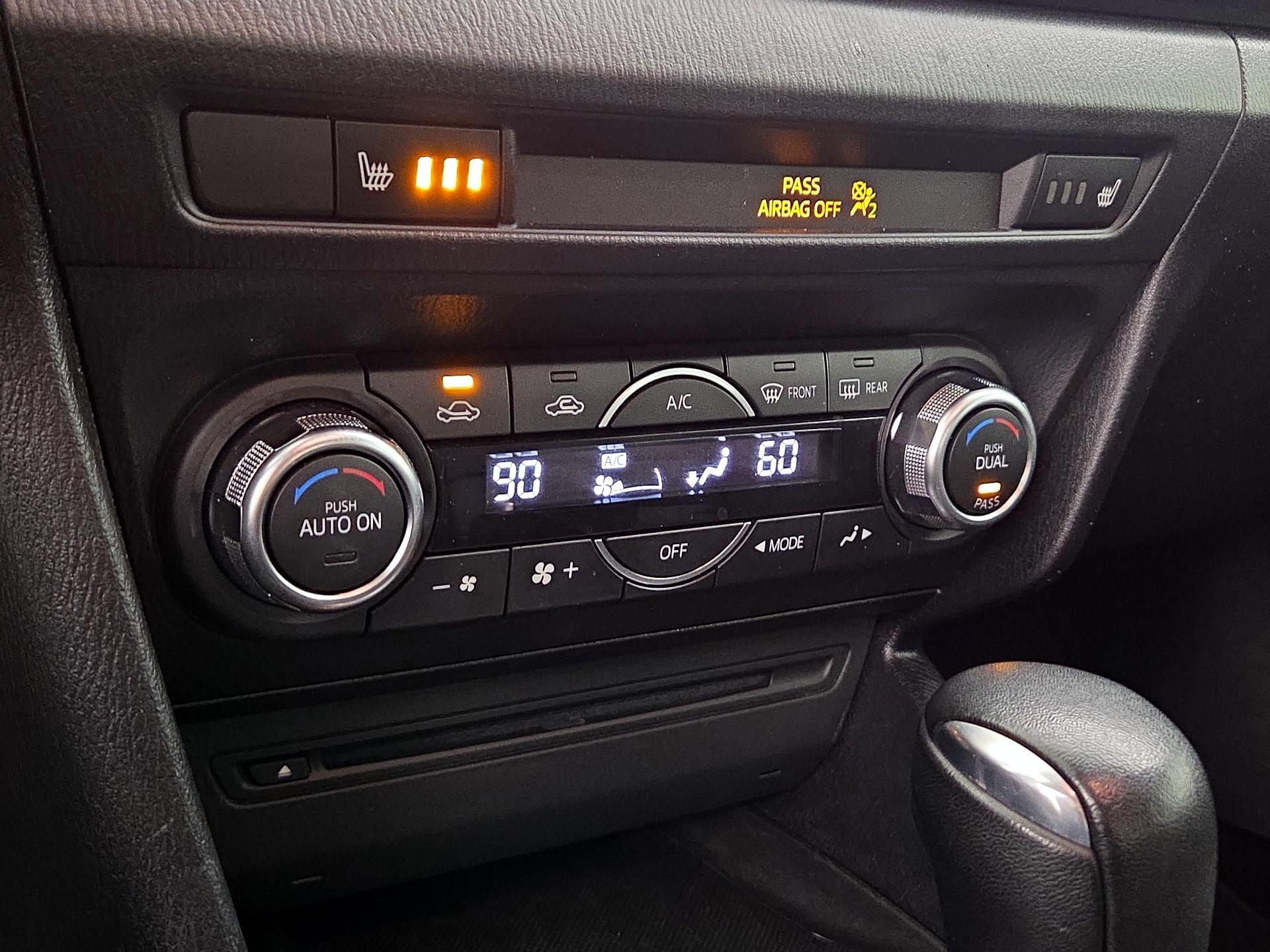 Thumbnail: 2016 Mazda Mazda3 - 17