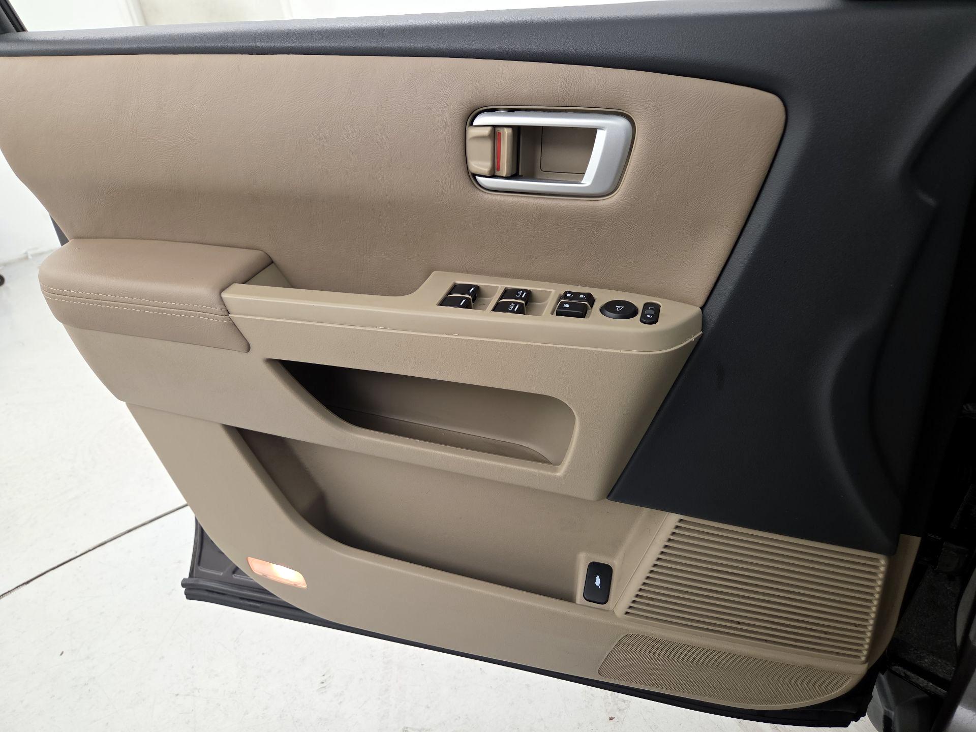 Thumbnail: 2014 Honda Pilot - 12