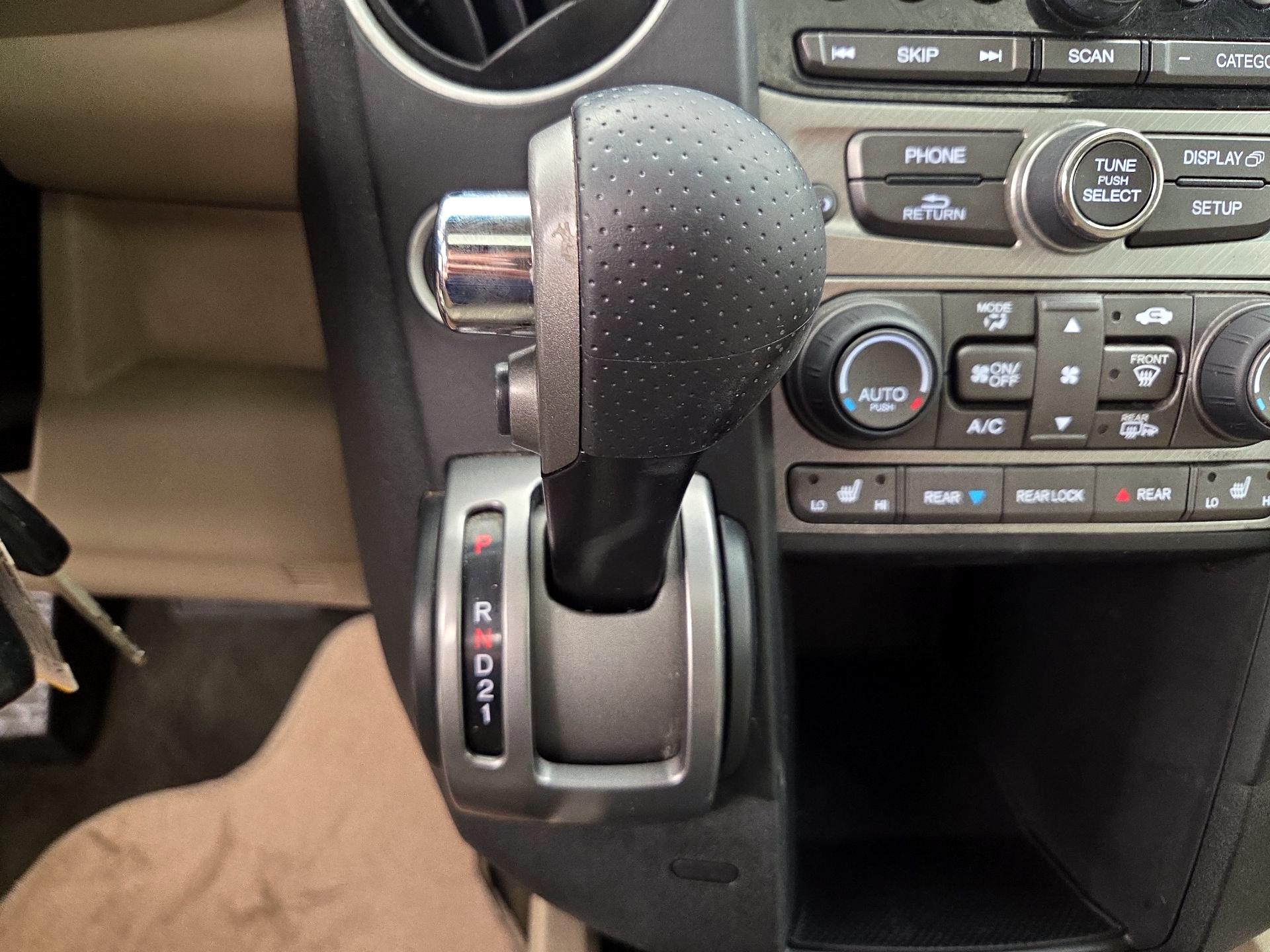 Thumbnail: 2014 Honda Pilot - 17