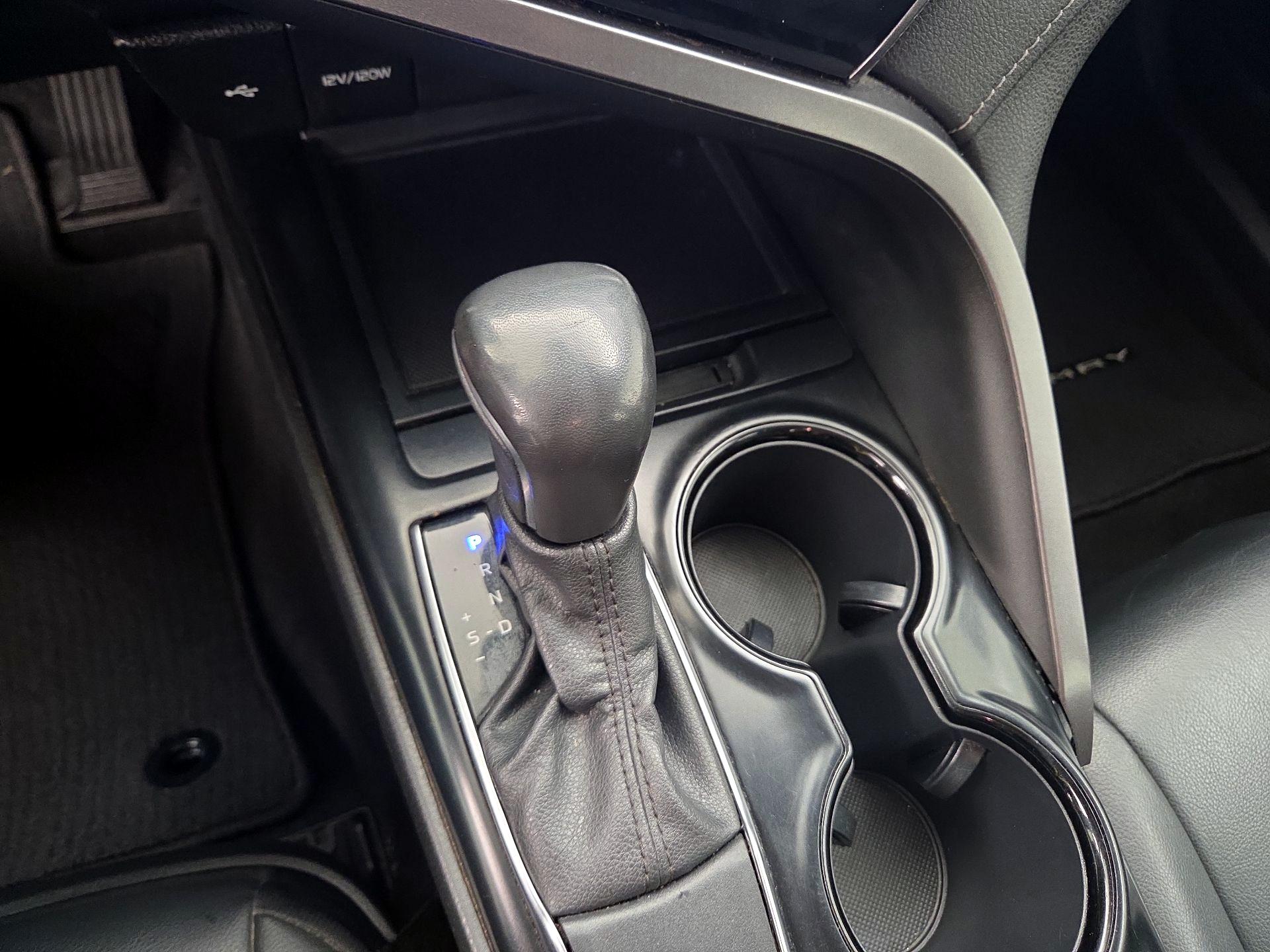 Thumbnail: 2020 Toyota Camry - 17