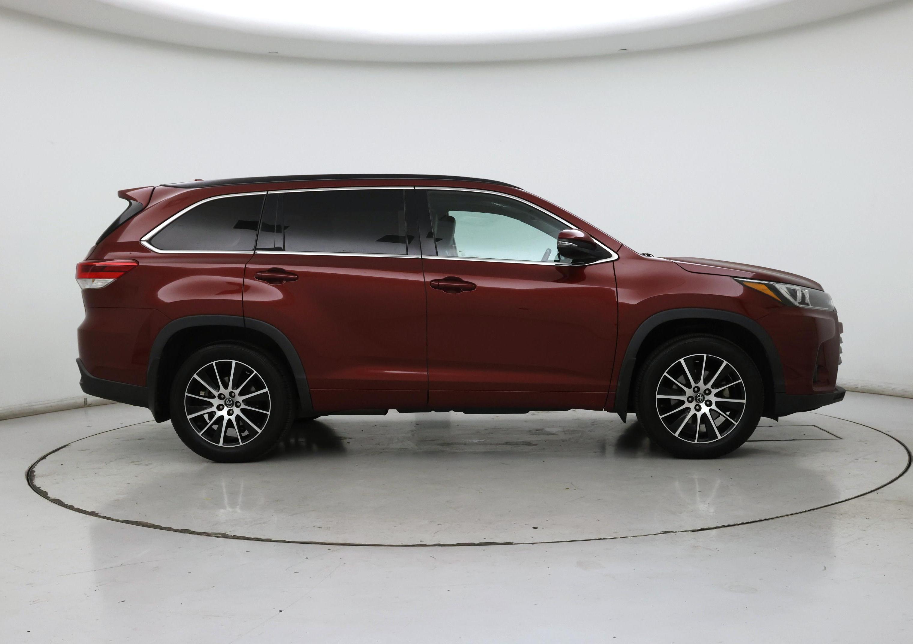 Thumbnail: 2018 Toyota Highlander - 7