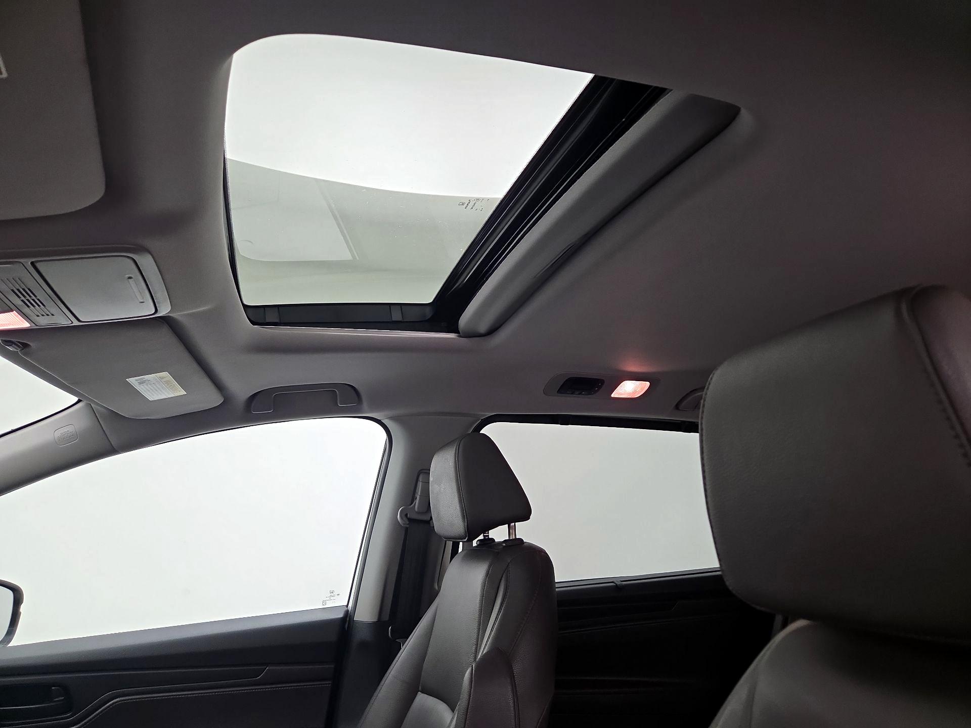 Thumbnail: 2018 Honda Odyssey - 19