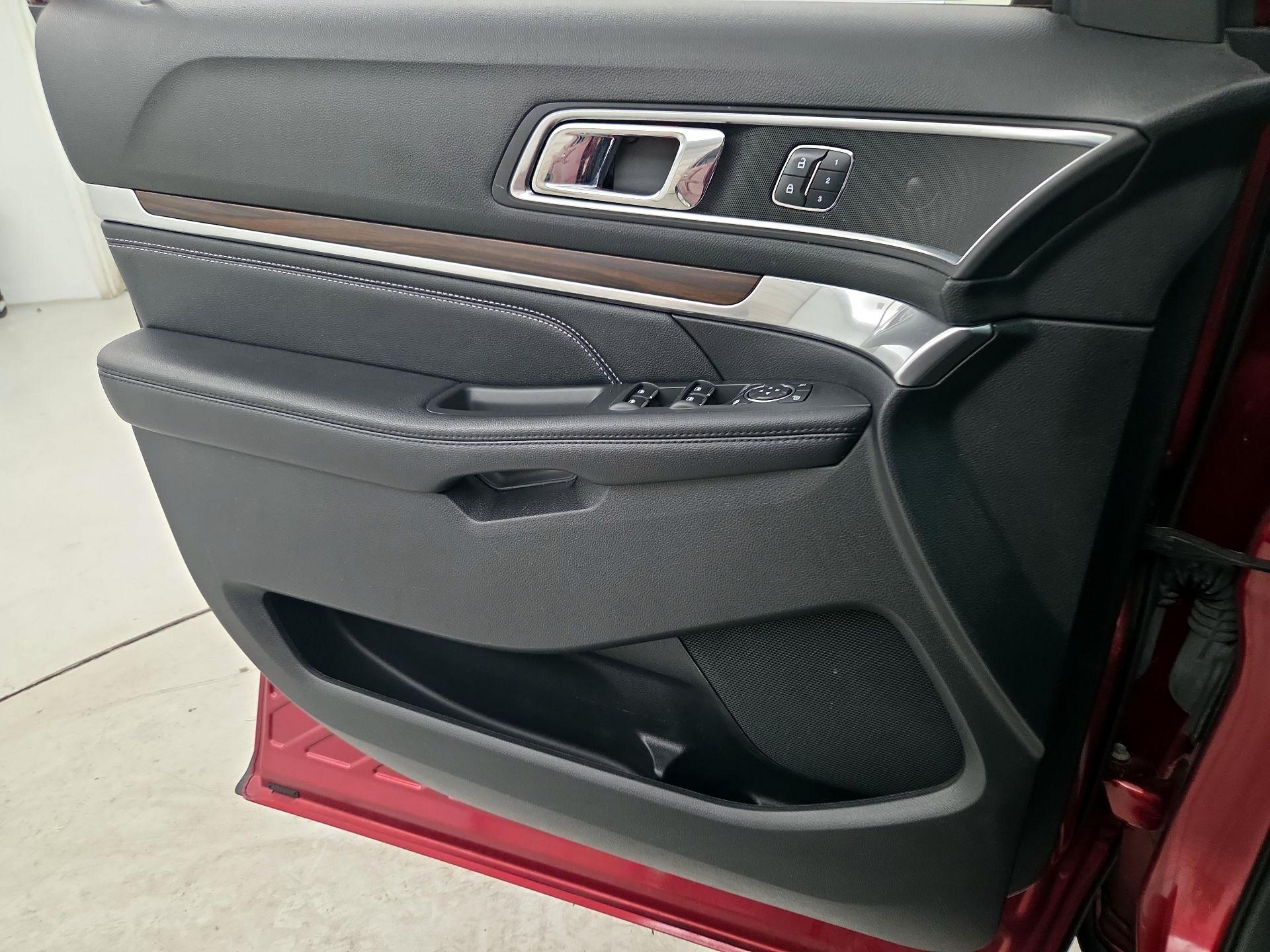 Thumbnail: 2017 Ford Explorer - 12