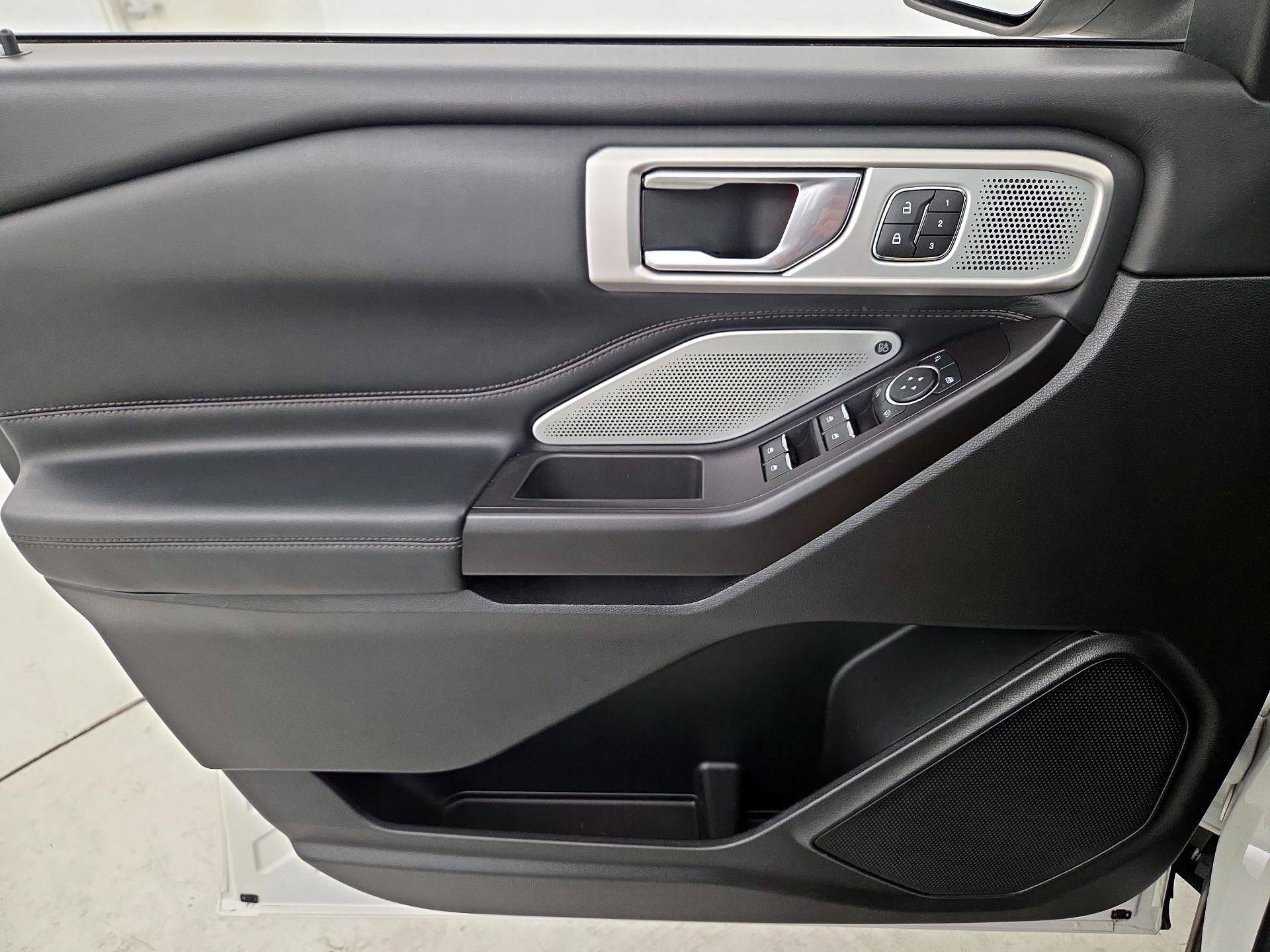 Thumbnail: 2020 Ford Explorer - 12