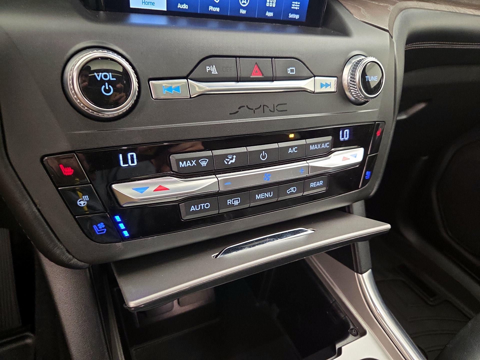 Thumbnail: 2020 Ford Explorer - 17