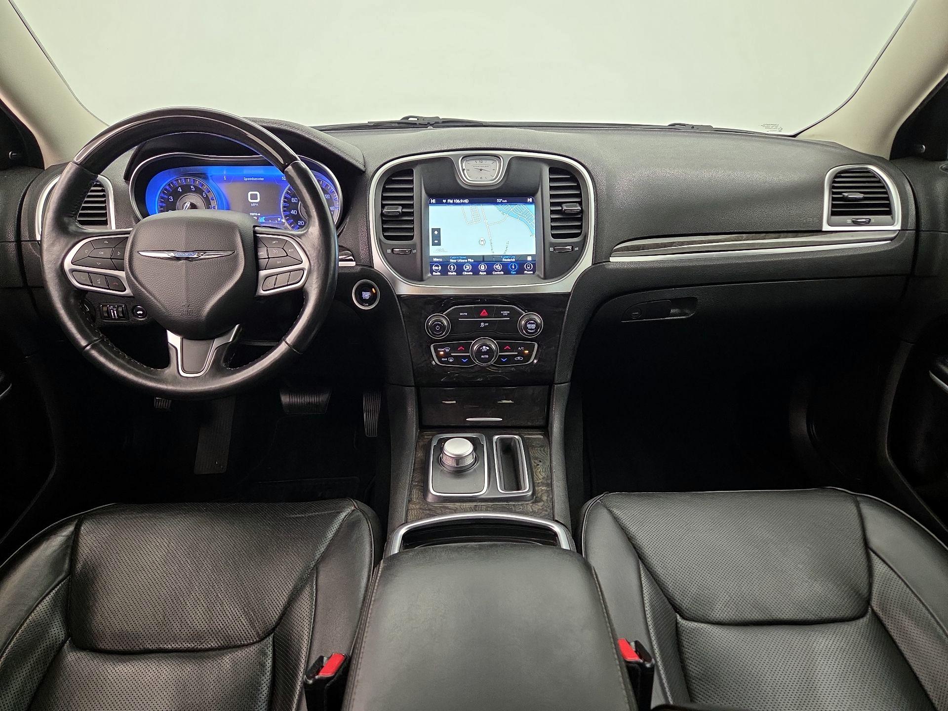 Thumbnail: 2019 Chrysler 300 - 9