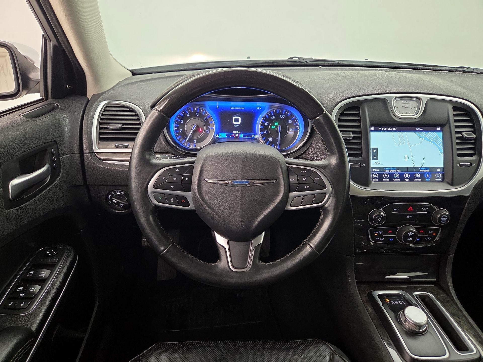 Thumbnail: 2019 Chrysler 300 - 10