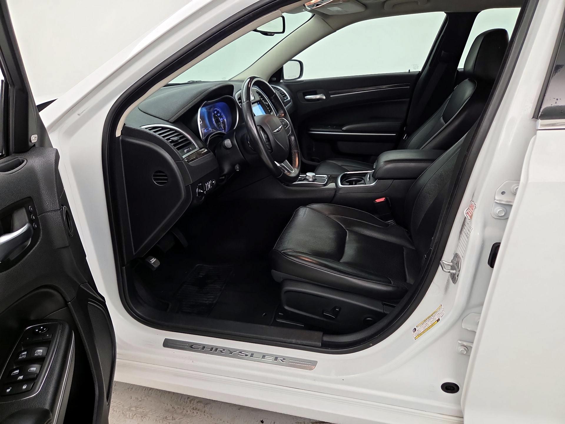 Thumbnail: 2019 Chrysler 300 - 11