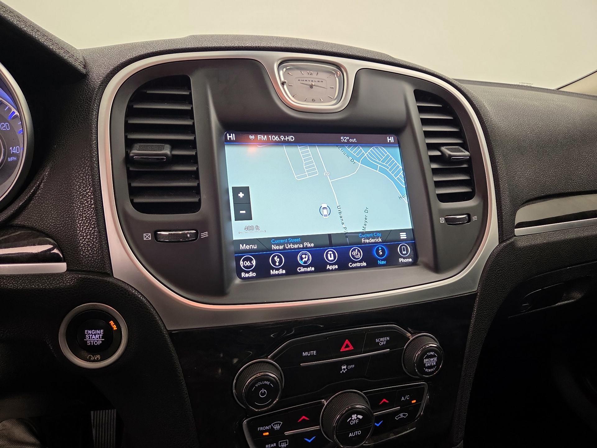 Thumbnail: 2019 Chrysler 300 - 14