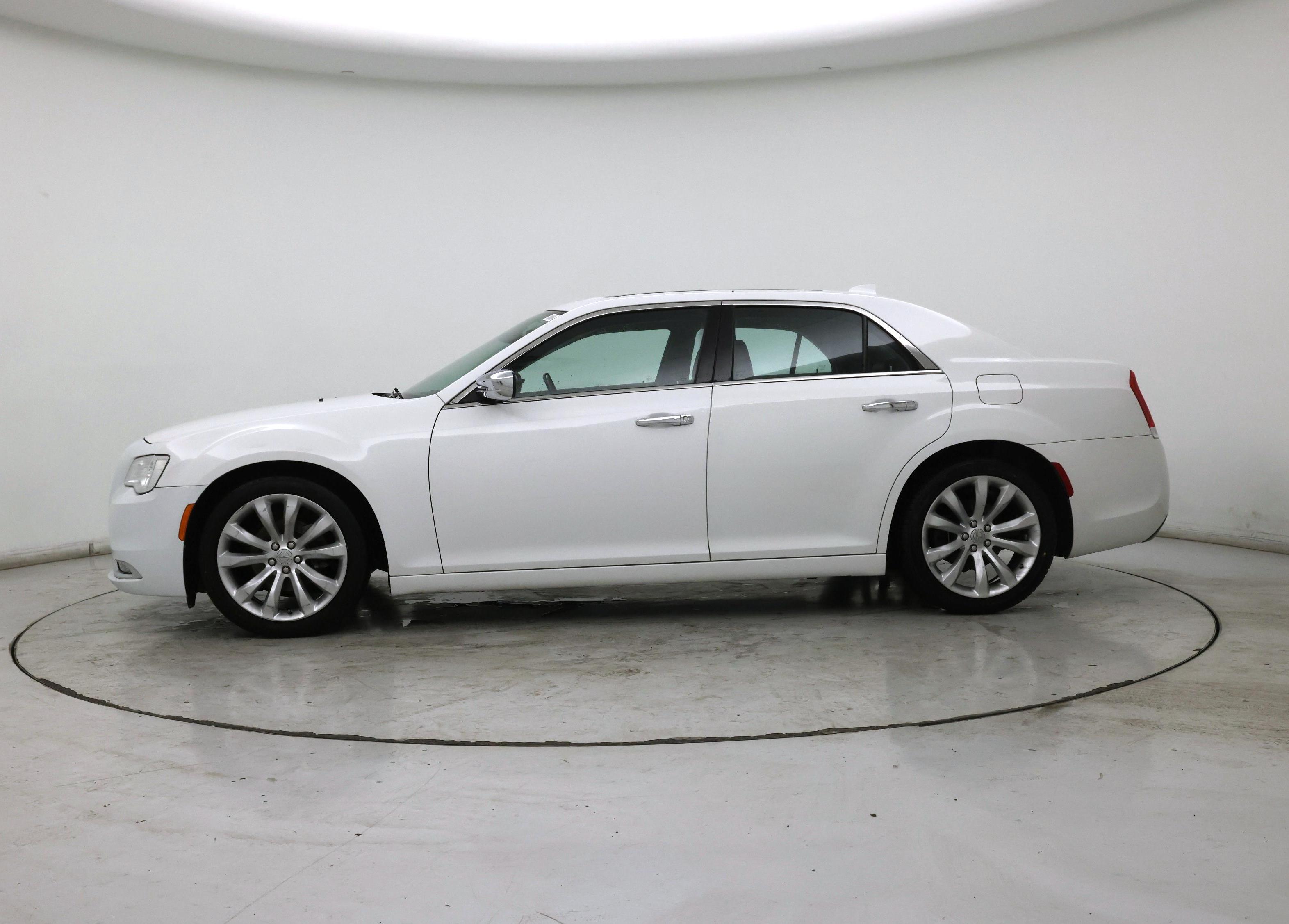Thumbnail: 2019 Chrysler 300 - 3