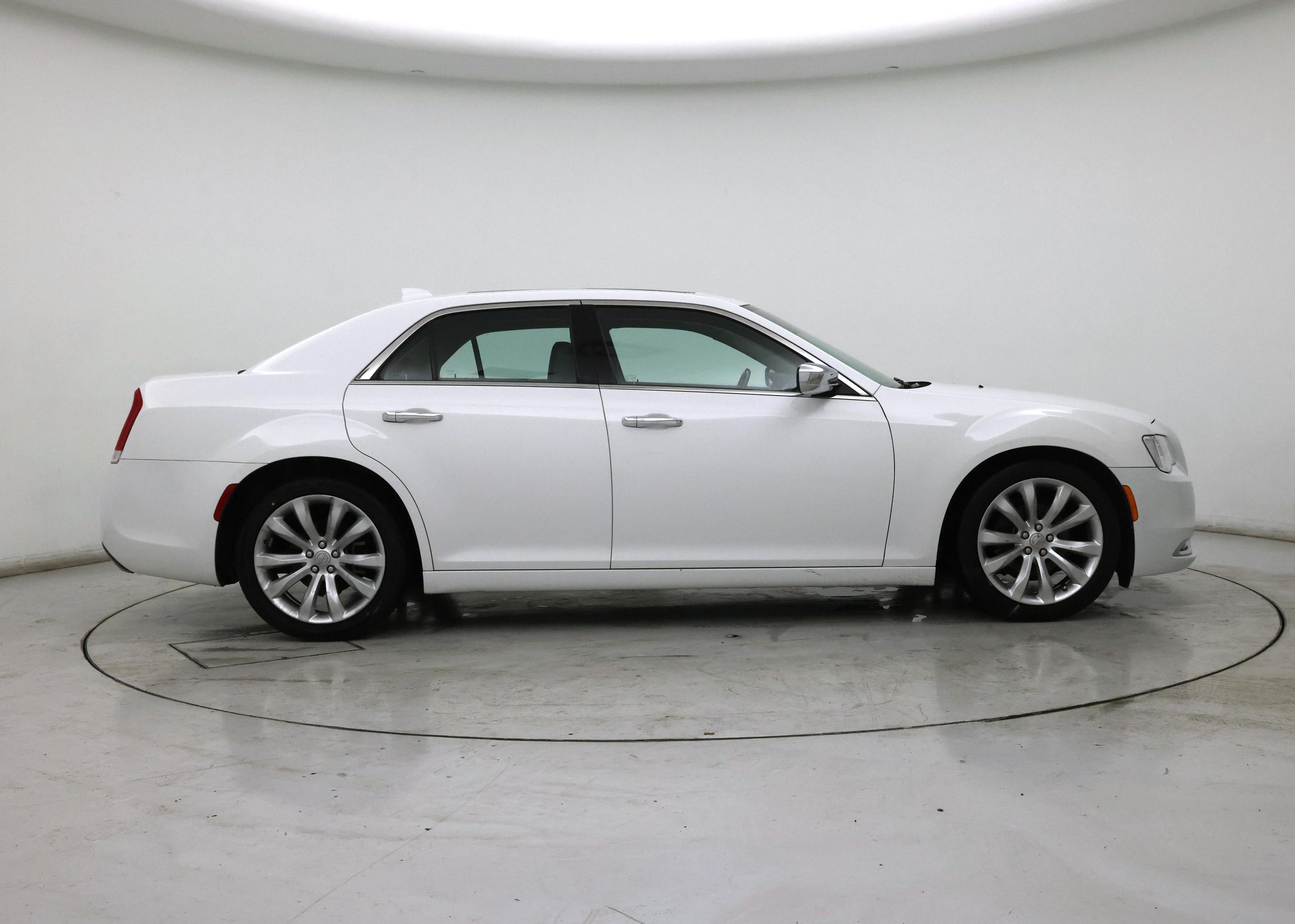 Thumbnail: 2019 Chrysler 300 - 7