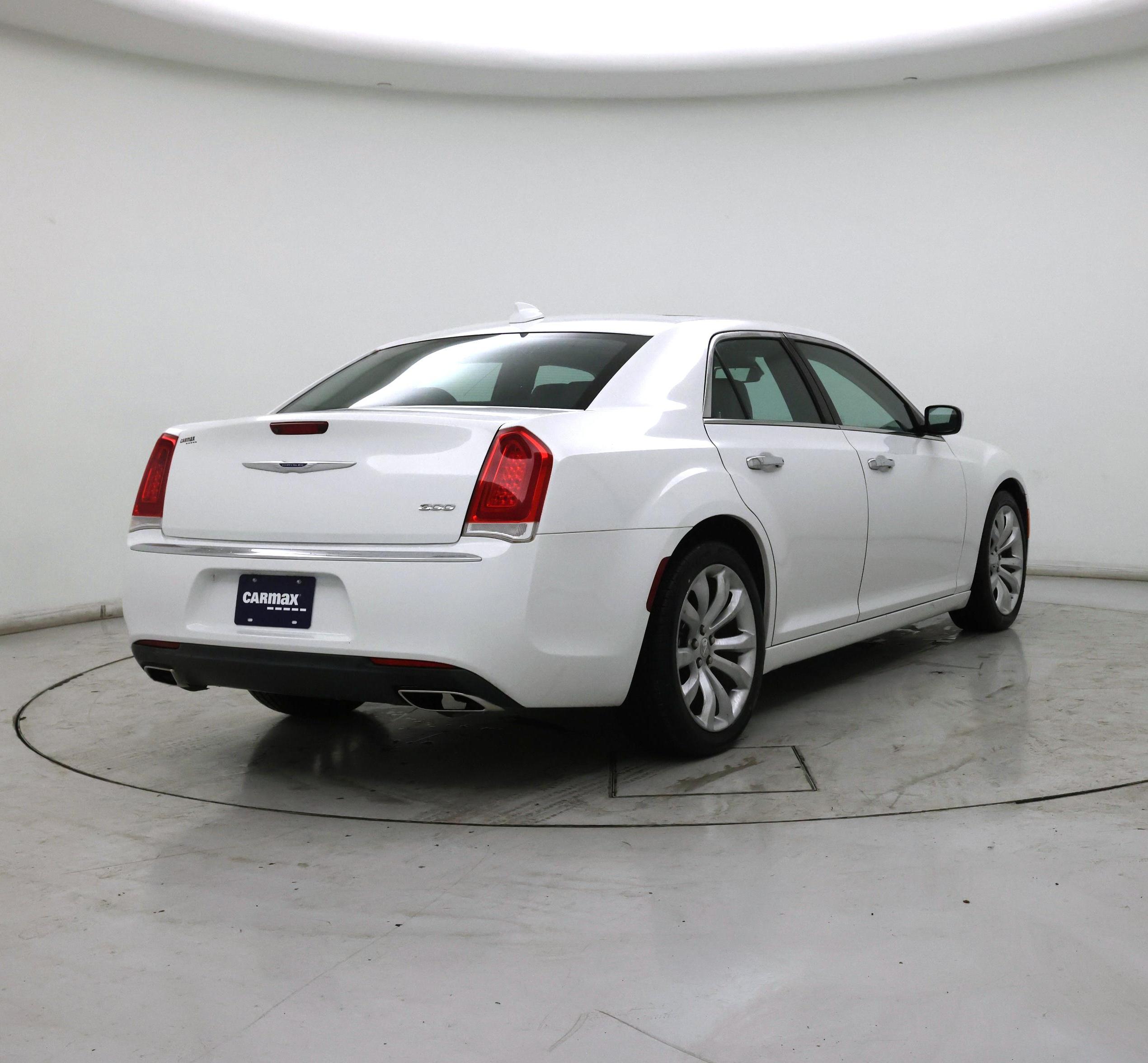 Thumbnail: 2019 Chrysler 300 - 8