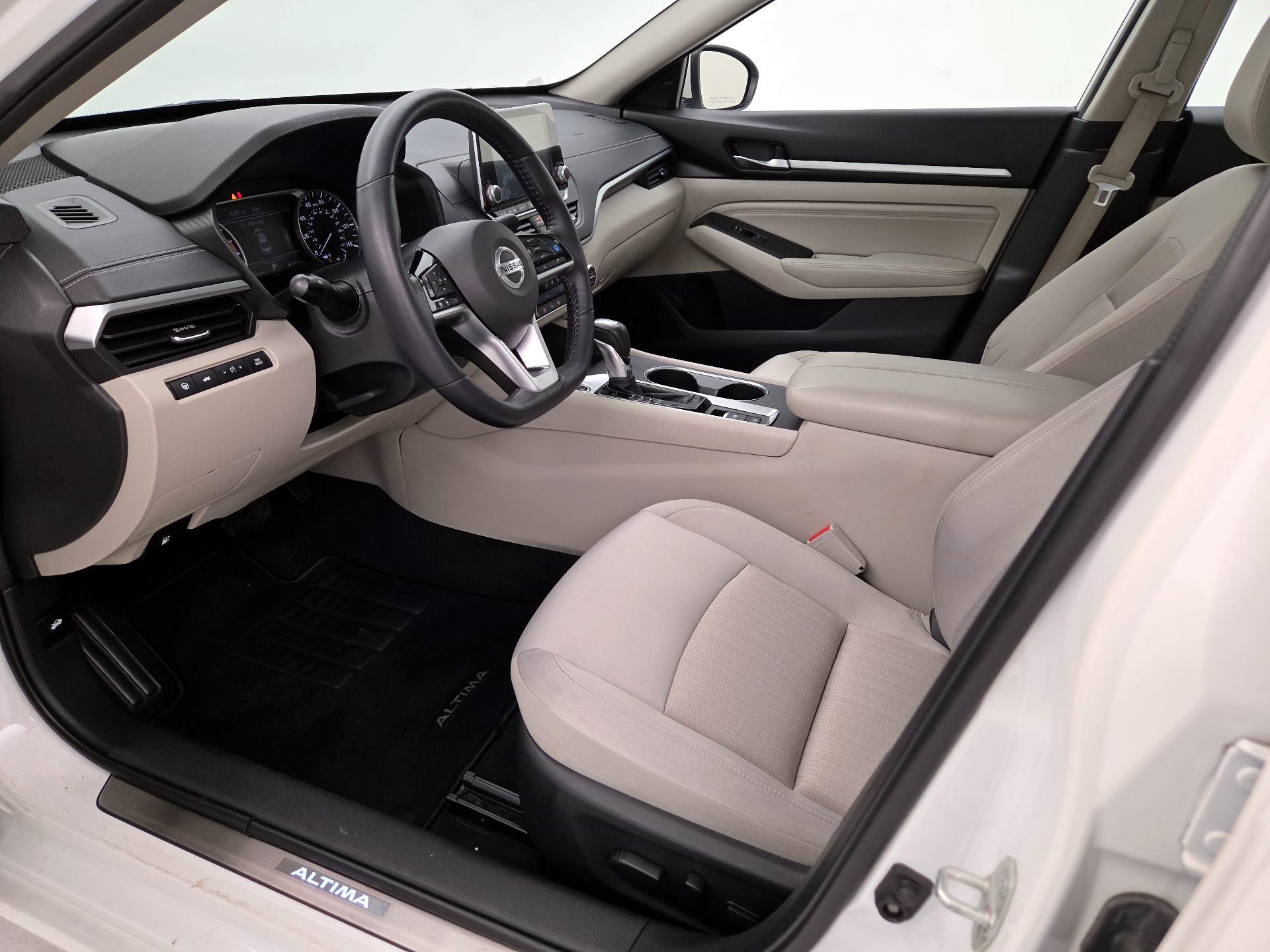 Thumbnail: 2019 Nissan Altima - 11