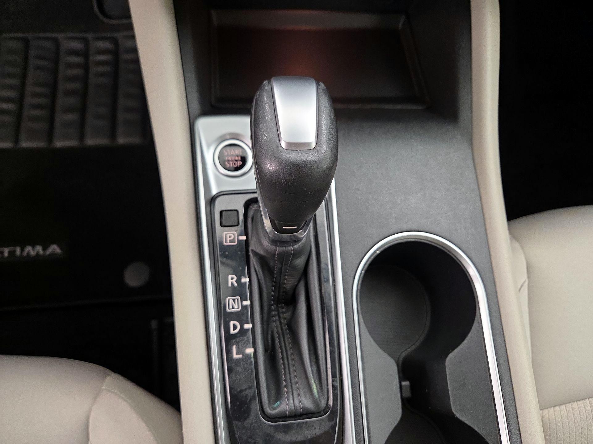 Thumbnail: 2019 Nissan Altima - 17