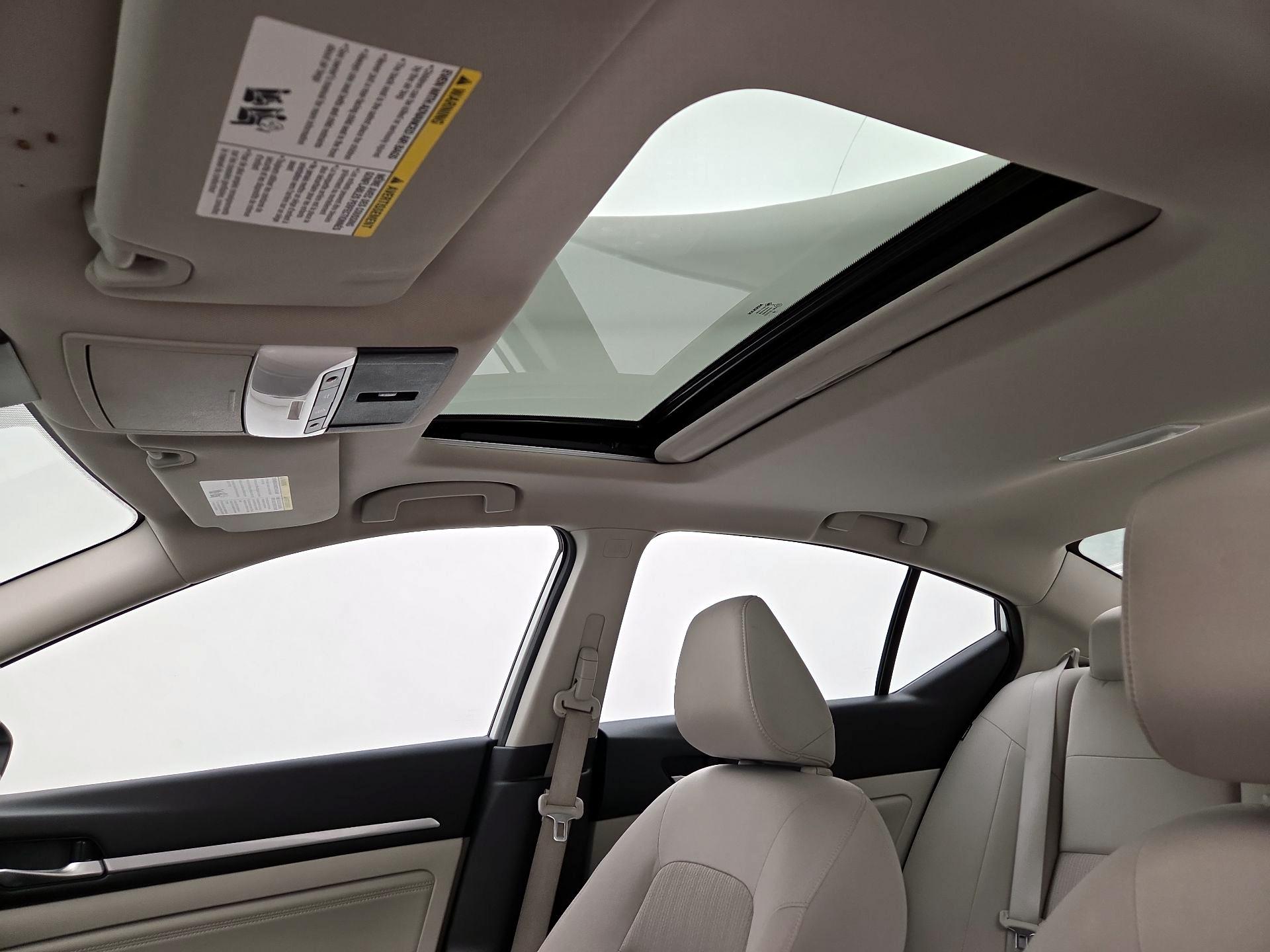 Thumbnail: 2019 Nissan Altima - 19