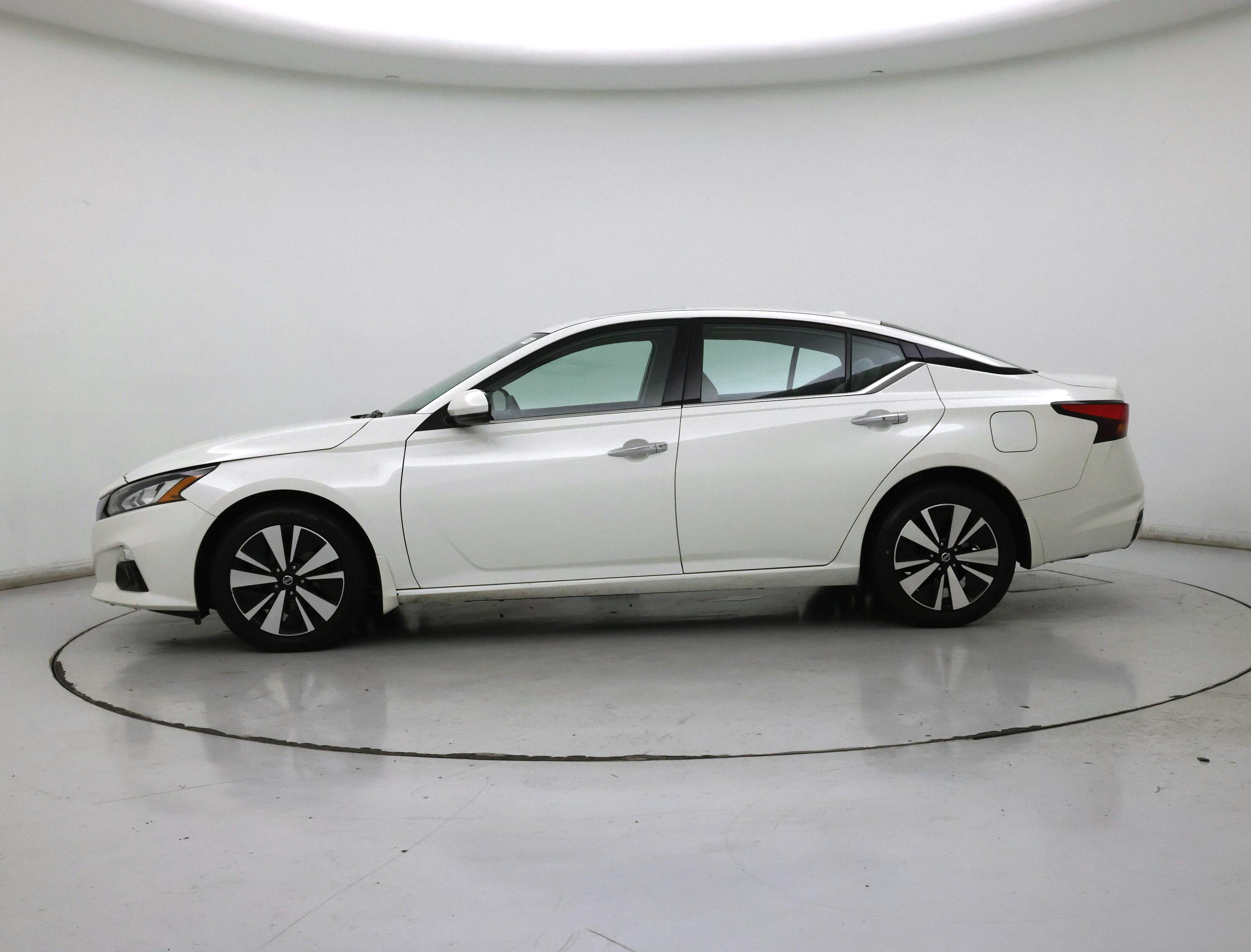 Thumbnail: 2019 Nissan Altima - 3