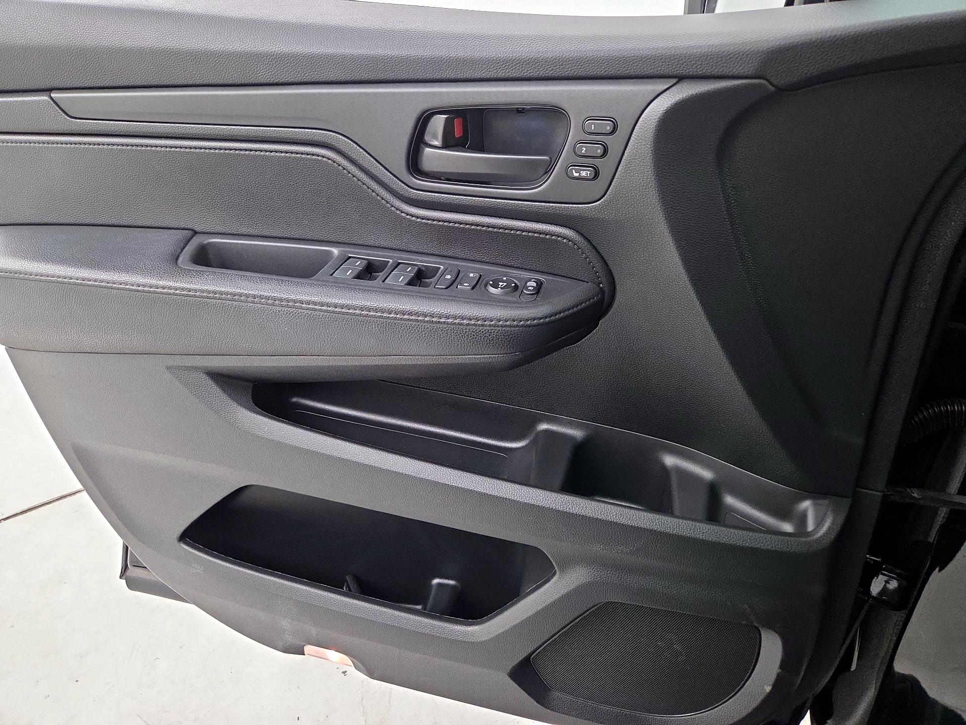 Thumbnail: 2021 Honda Odyssey - 12