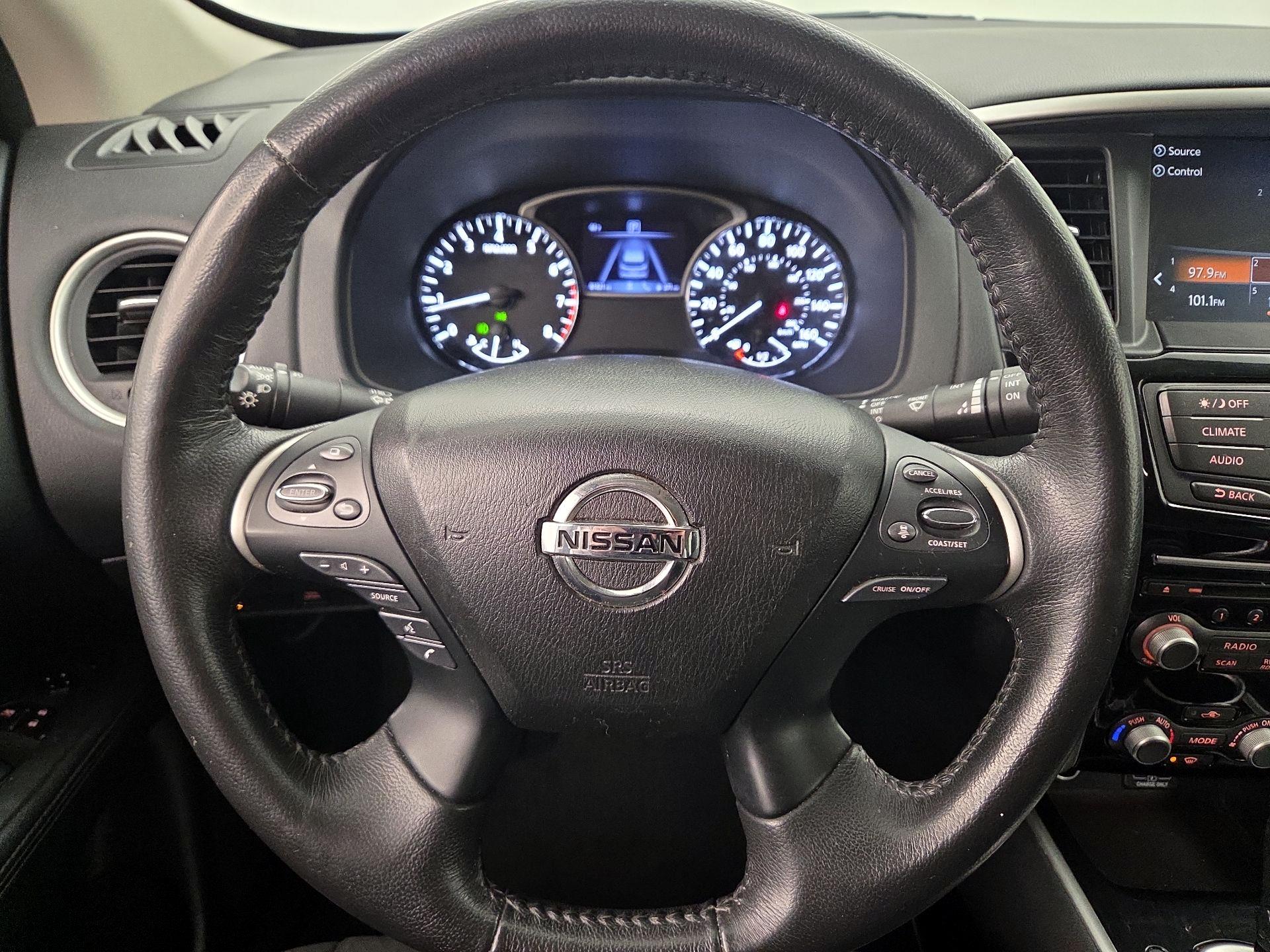 Thumbnail: 2020 Nissan Pathfinder - 10