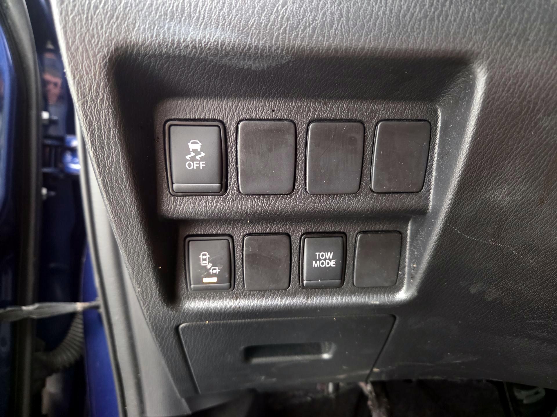 Thumbnail: 2020 Nissan Pathfinder - 13