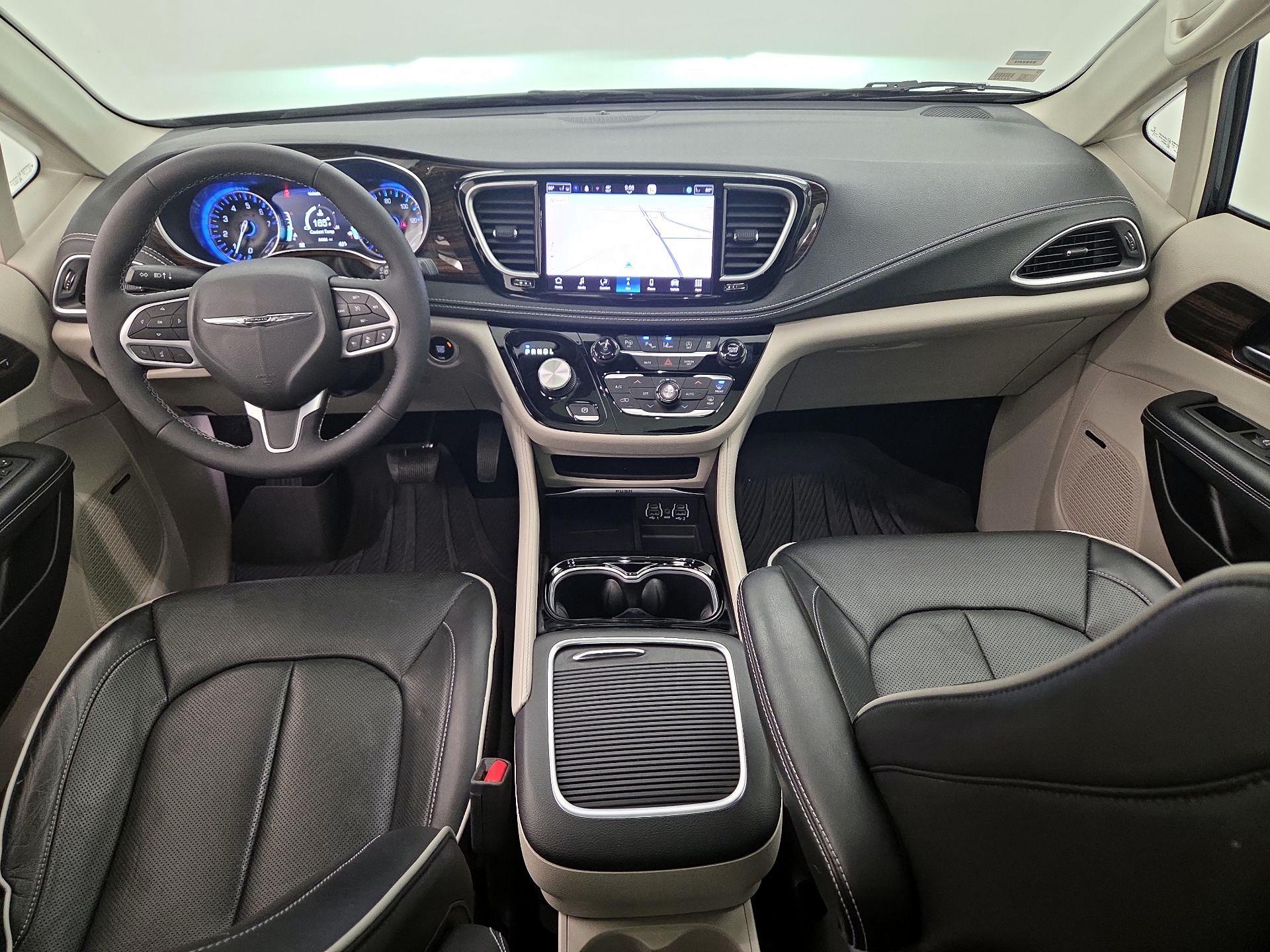 Thumbnail: 2022 Chrysler Pacifica - 9