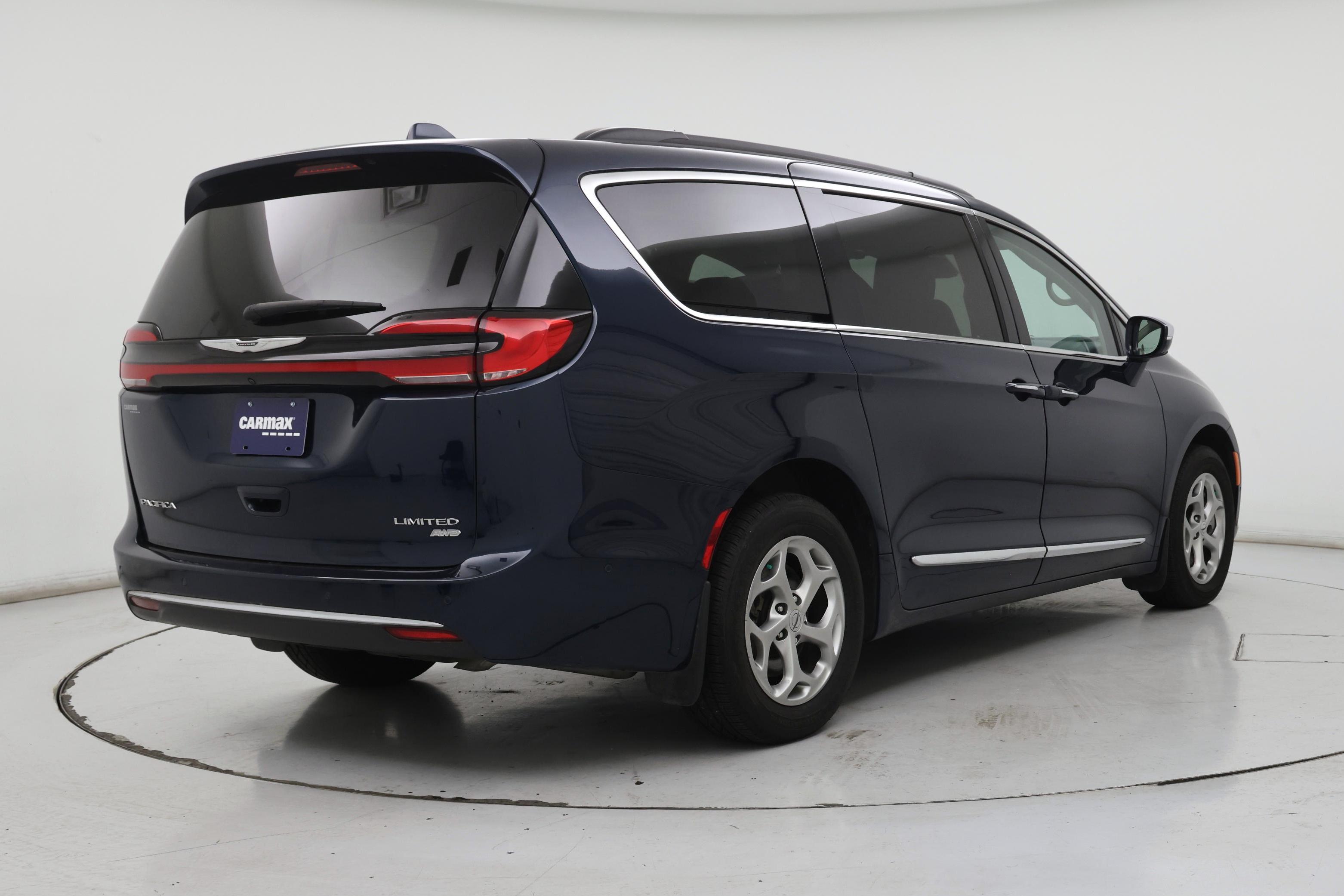 Thumbnail: 2022 Chrysler Pacifica - 8